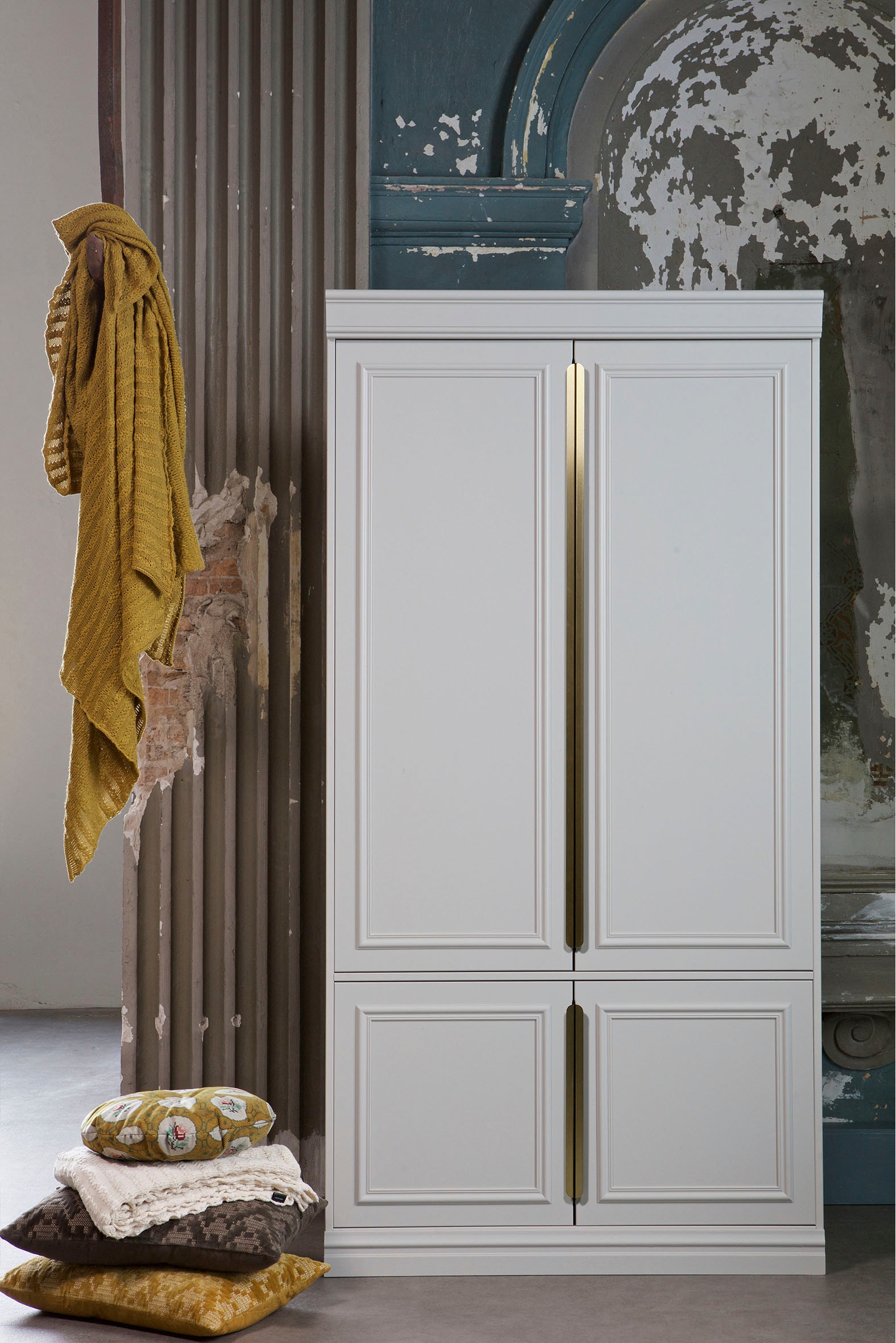 WOOOD Armoire vestiaire »Organize  FSC®-Kiefernholz mit Zierleisten-Türen und Metallgriffen« H 215 x L 110 x P 62 cm, fixation murale recommandée, facile d'entretien