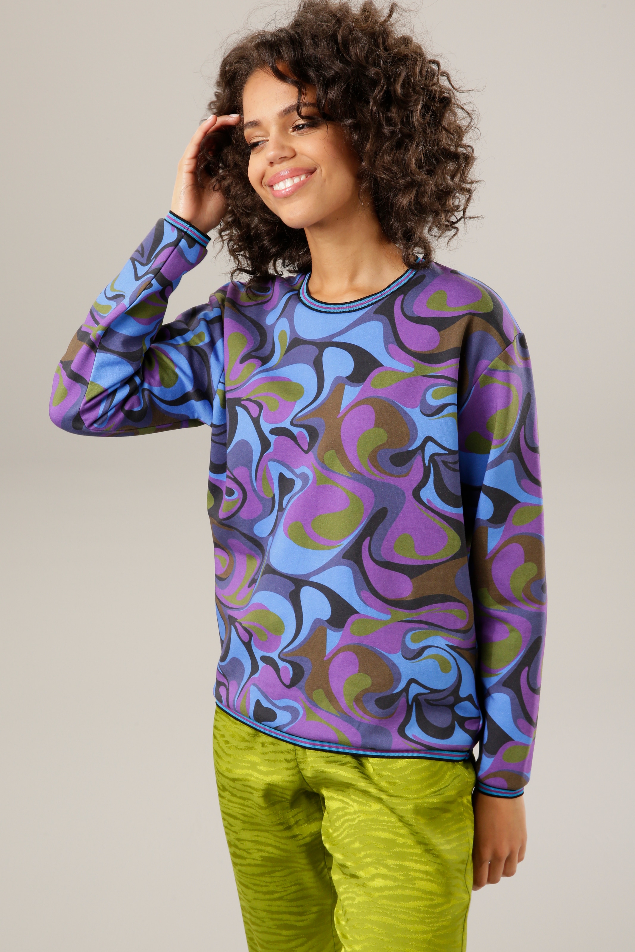 ♕ Aniston CASUAL Sweatshirt, mit kaufen farbharmonischem, Druck versandkostenfrei graphischem