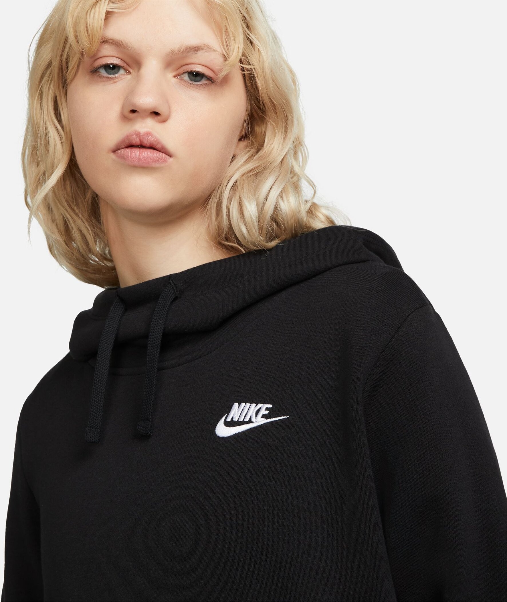 Nike Sportswear Kapuzensweatshirt »Club Fleece Women's Funnel Hoodie«, Damen Kapuzenpullover aus weichem Fleece Material