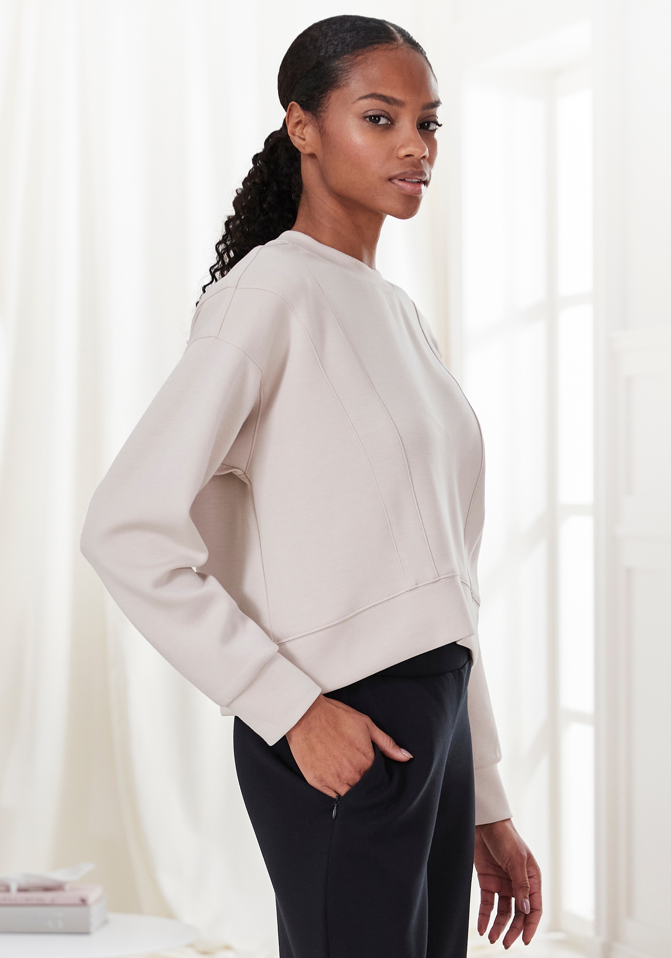 Image of French Connection Sweatshirt, mit überschnittenen Schultern