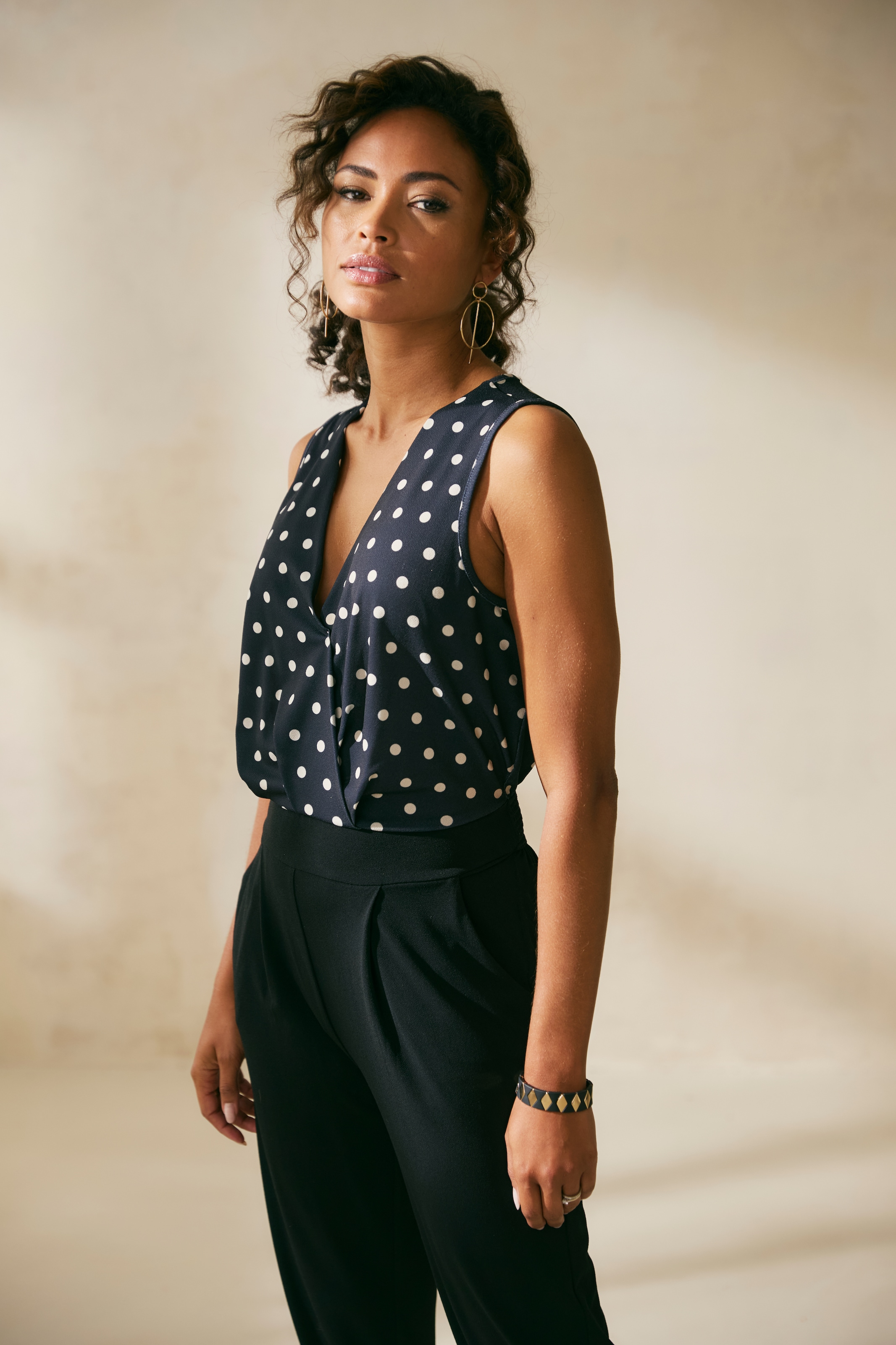 Image of LASCANA Overall mit bedrucktem Oberteil, eleganter Jumpsuit mit V-Ausschnitt