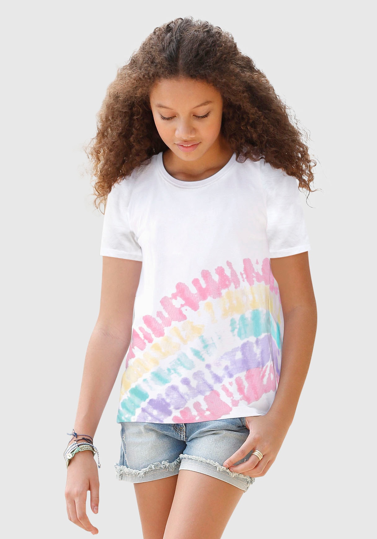 KIDSWORLD T-Shirt, in leicht taillierter Form versandkostenfrei auf
