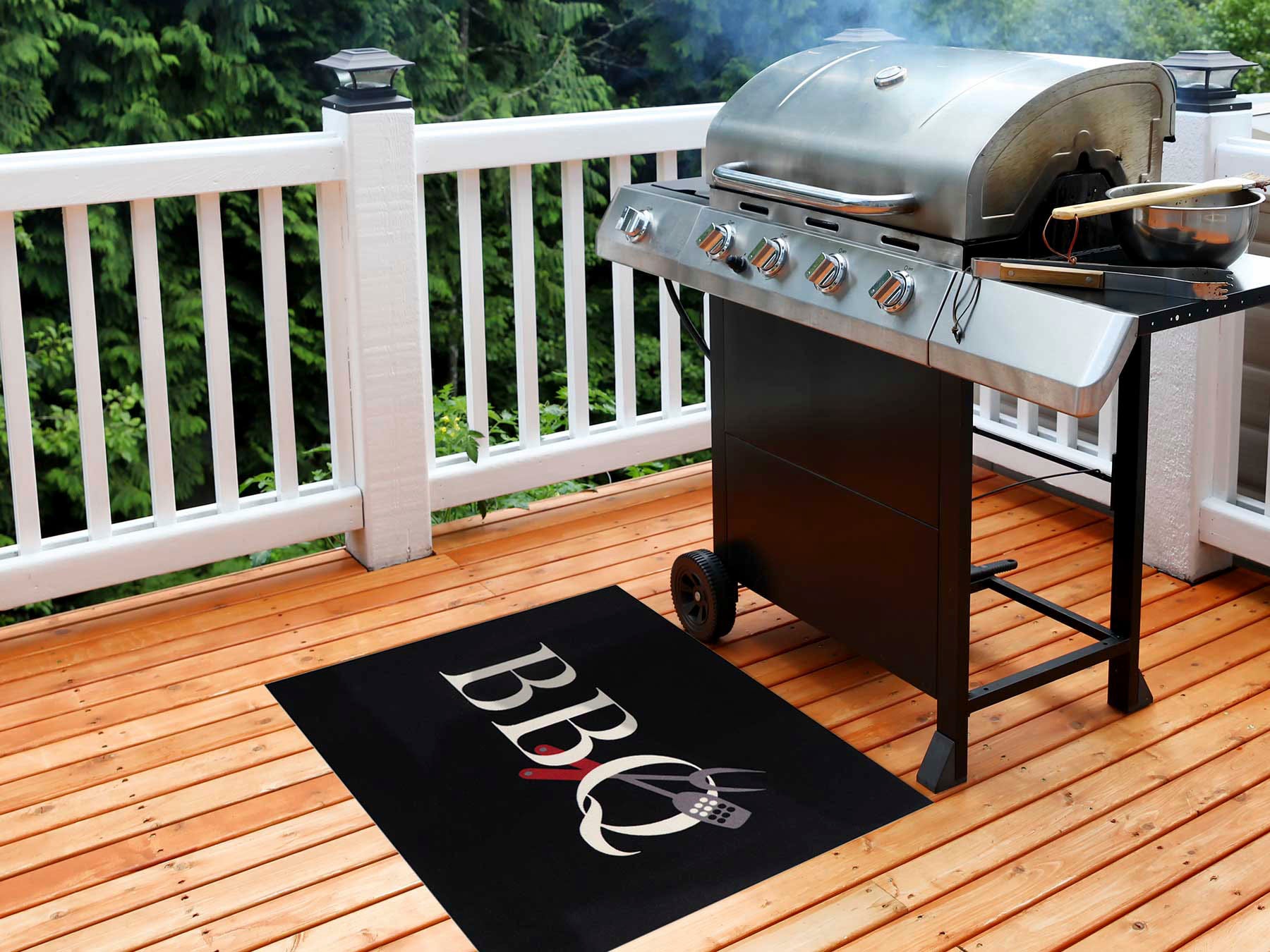 Primaflor-Ideen in Textil Fussmatte »BBQ Grillunterlage schwarz, Made in Belgium«, rechteckig, 5 mm Höhe, Grillmatte ideal als Bodenschutz, mit Spruch, rutschhemmend, waschbar