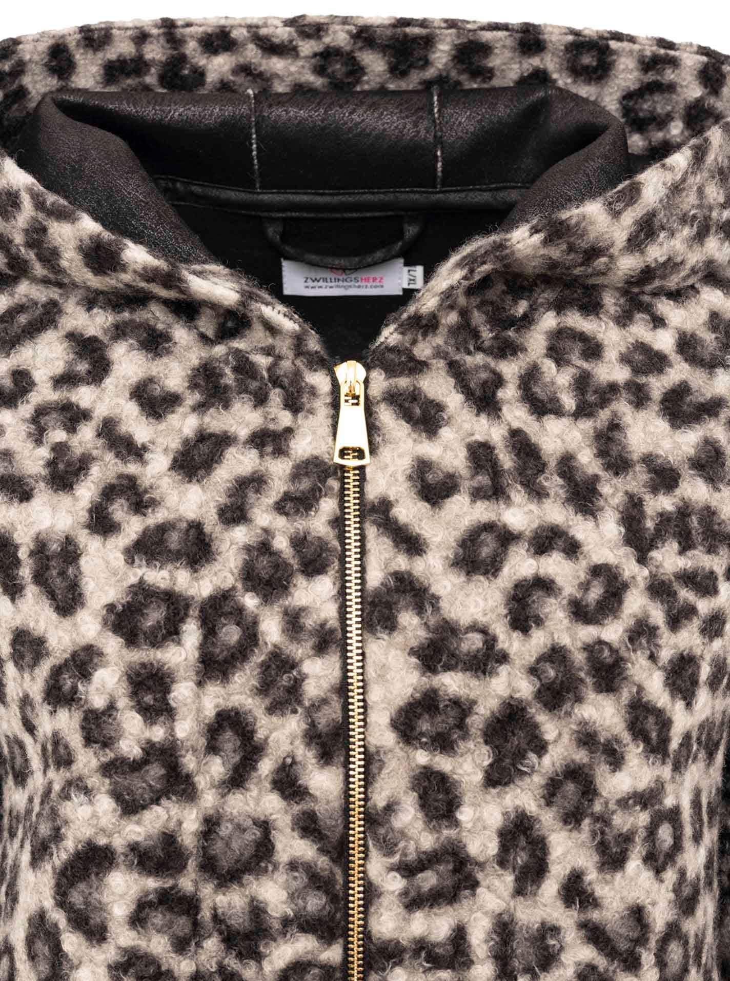 Zwillingsherz Kurzjacke »"Fur"«, Kapuze, Reissverschluss, Seitliche Taschen