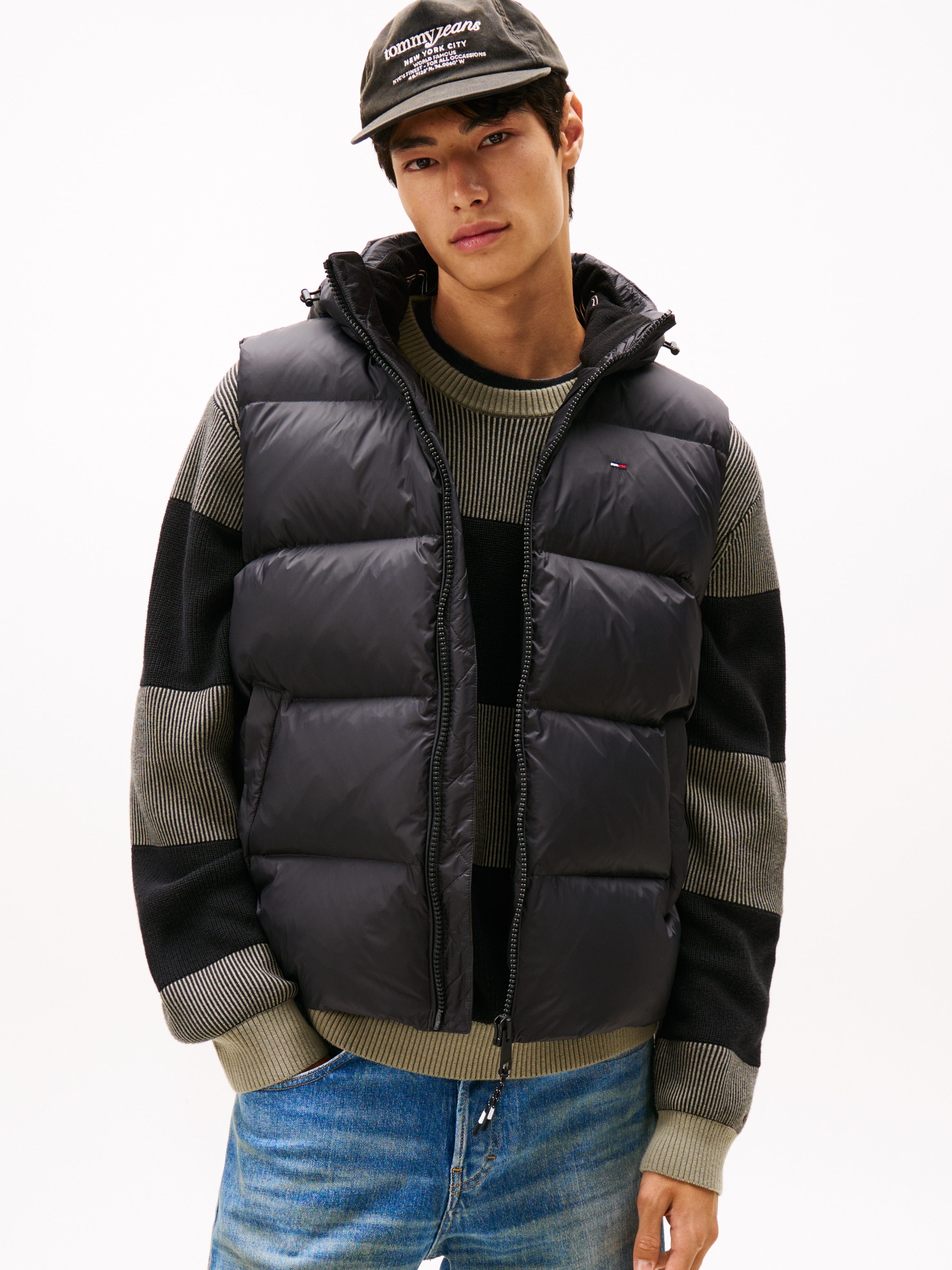 Image of Tommy Jeans Steppweste "TJM ESSENTIAL DOWN VEST EXT" abnehmbare Kapuze mit Kordelzug
