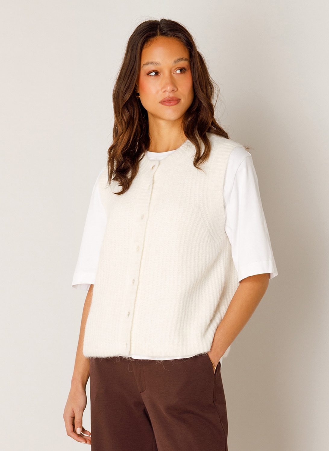 Base Level Gilet tricoté »Nell« sans manches avec laine et stretch