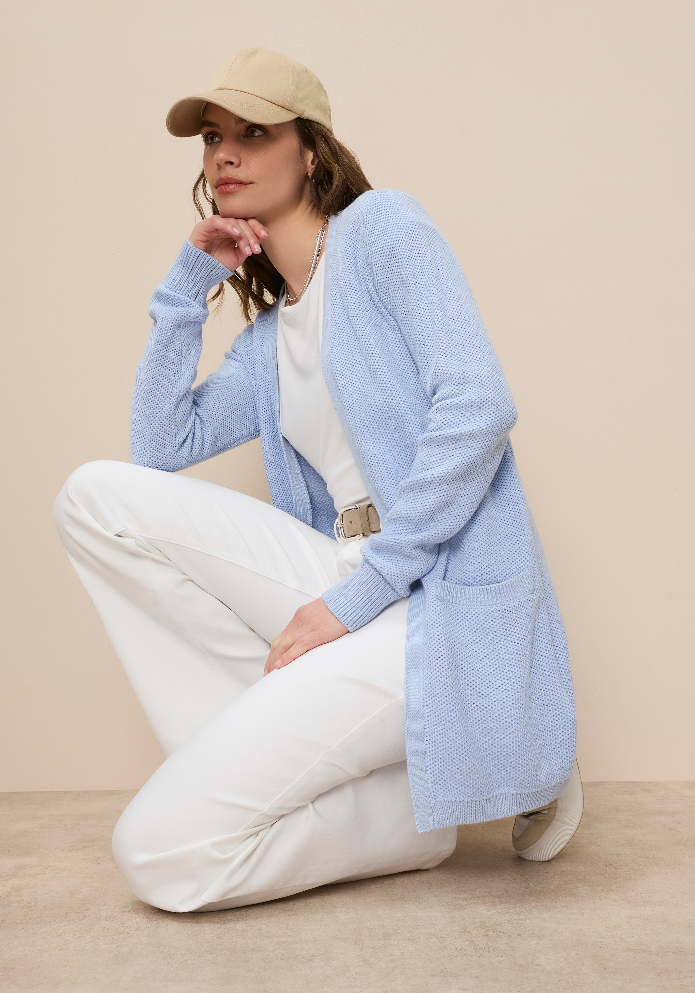 Image of Tamaris Strickjacke "mit bequemer Passform" aus modernem Perlstrick, mit Taschen