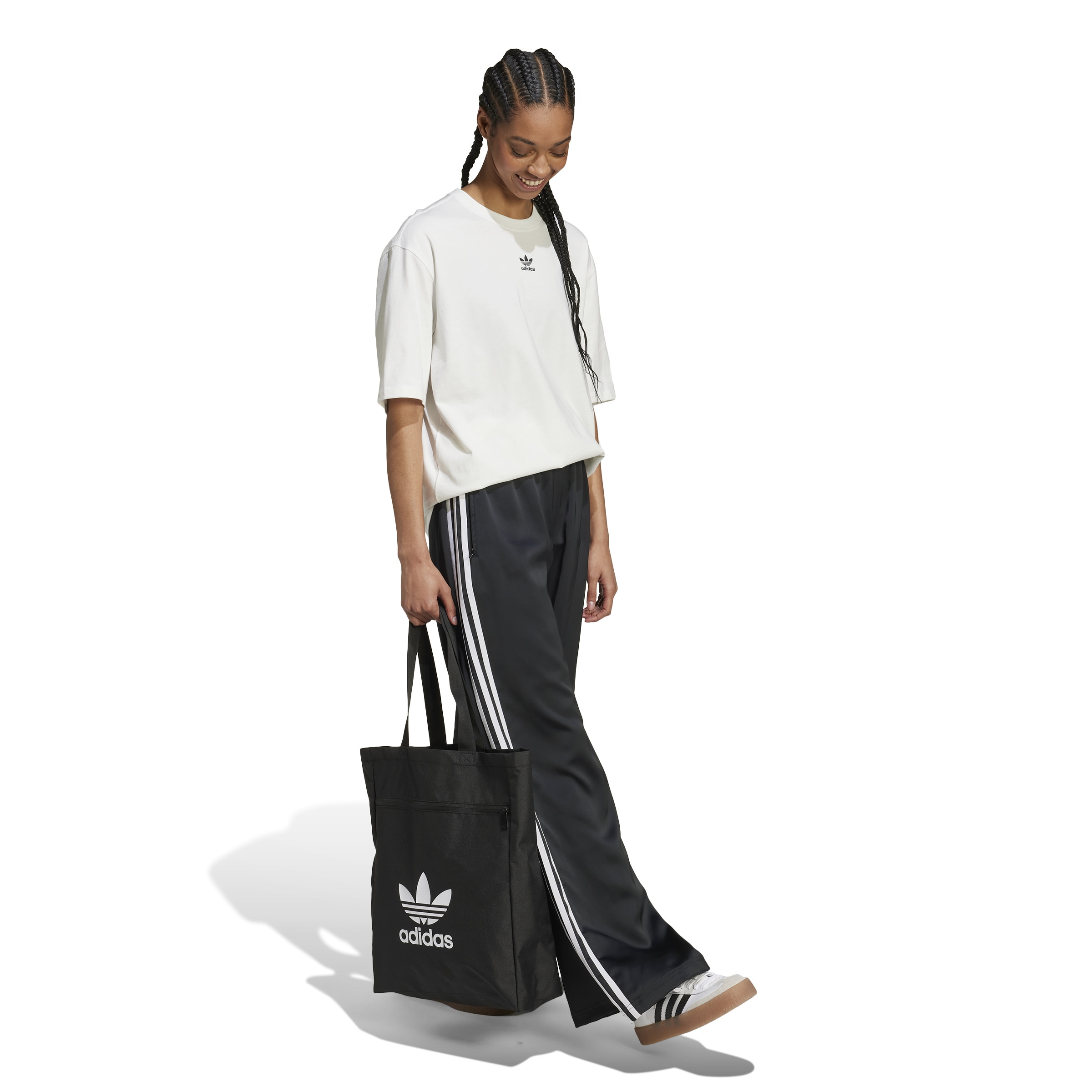 adidas Originals T-Shirt »ESS BOYFR TEE«, Boyfriend Style, lockerer Schnitt