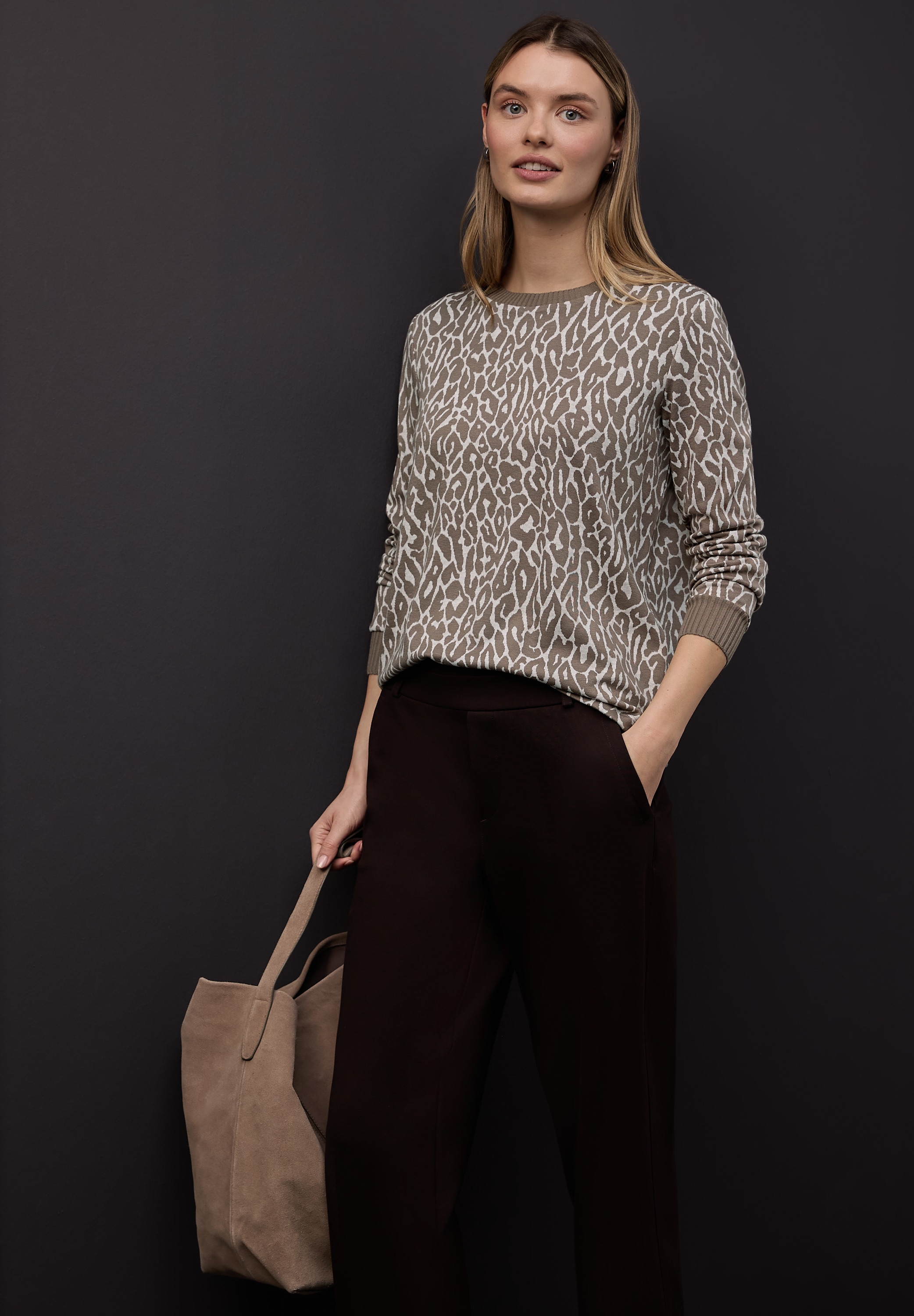 STREET ONE Langarmshirt im Leo-Jaquard-Look