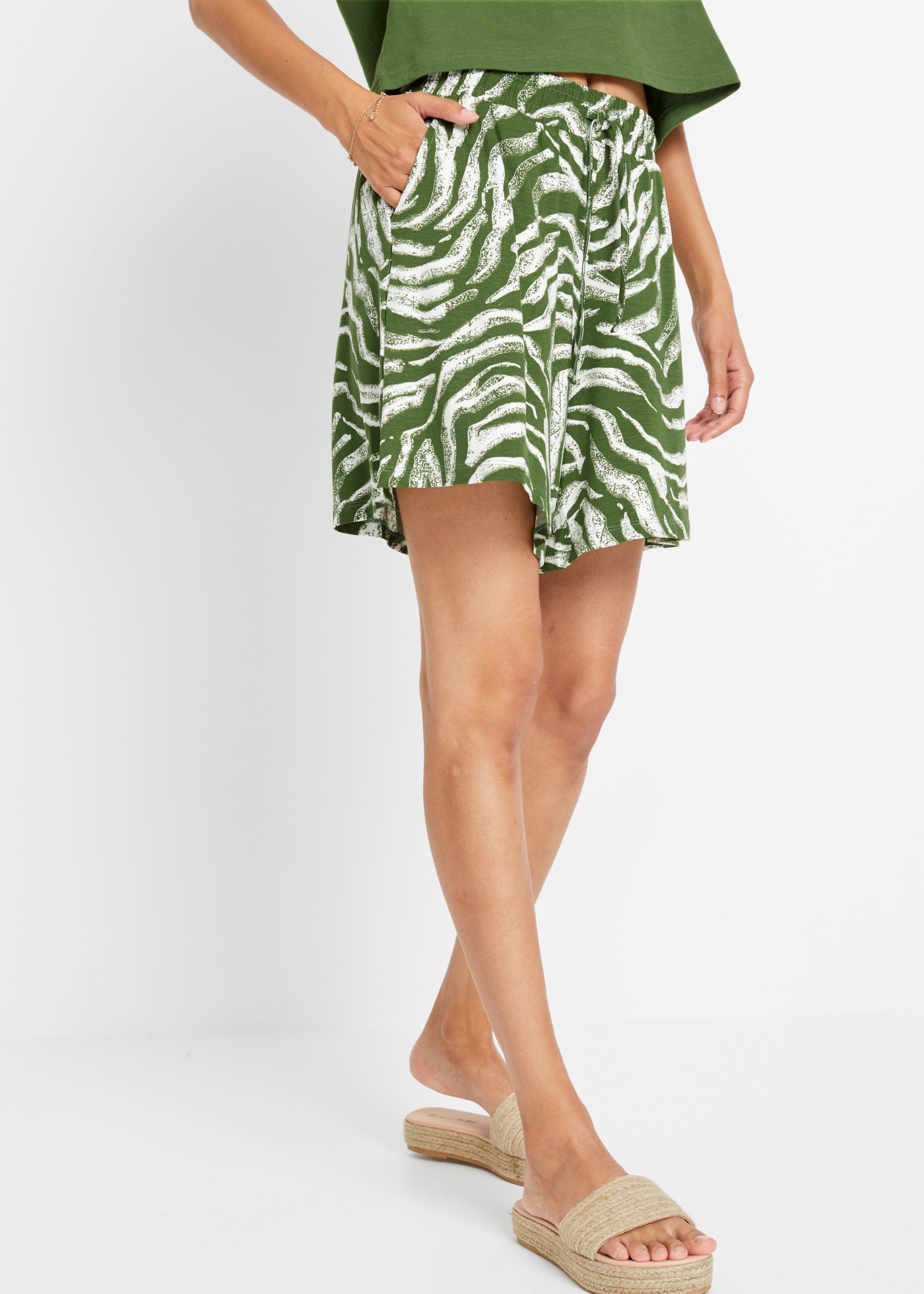 Image of bonprix Shorts mit Bequembund, Loose Fit, aus Viskose