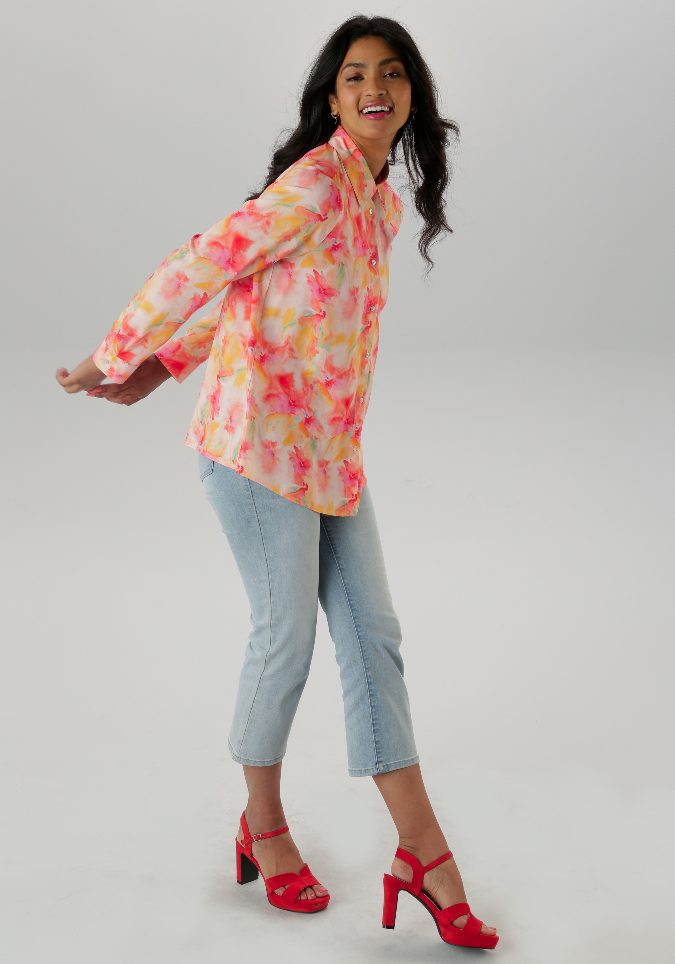 Aniston SELECTED Hemdbluse, mit frischen und farbenfrohen Batikdruck