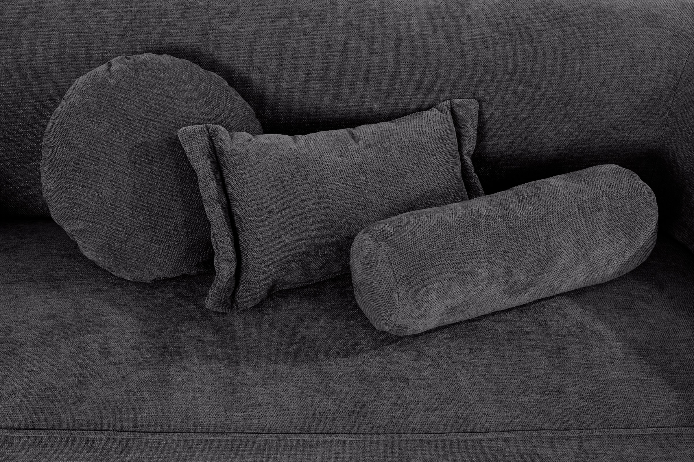 Leonique 2-Sitzer »Ashly« in 3 Bezugsvarianten, Bouclé, Samtoptik und Struktur weich.