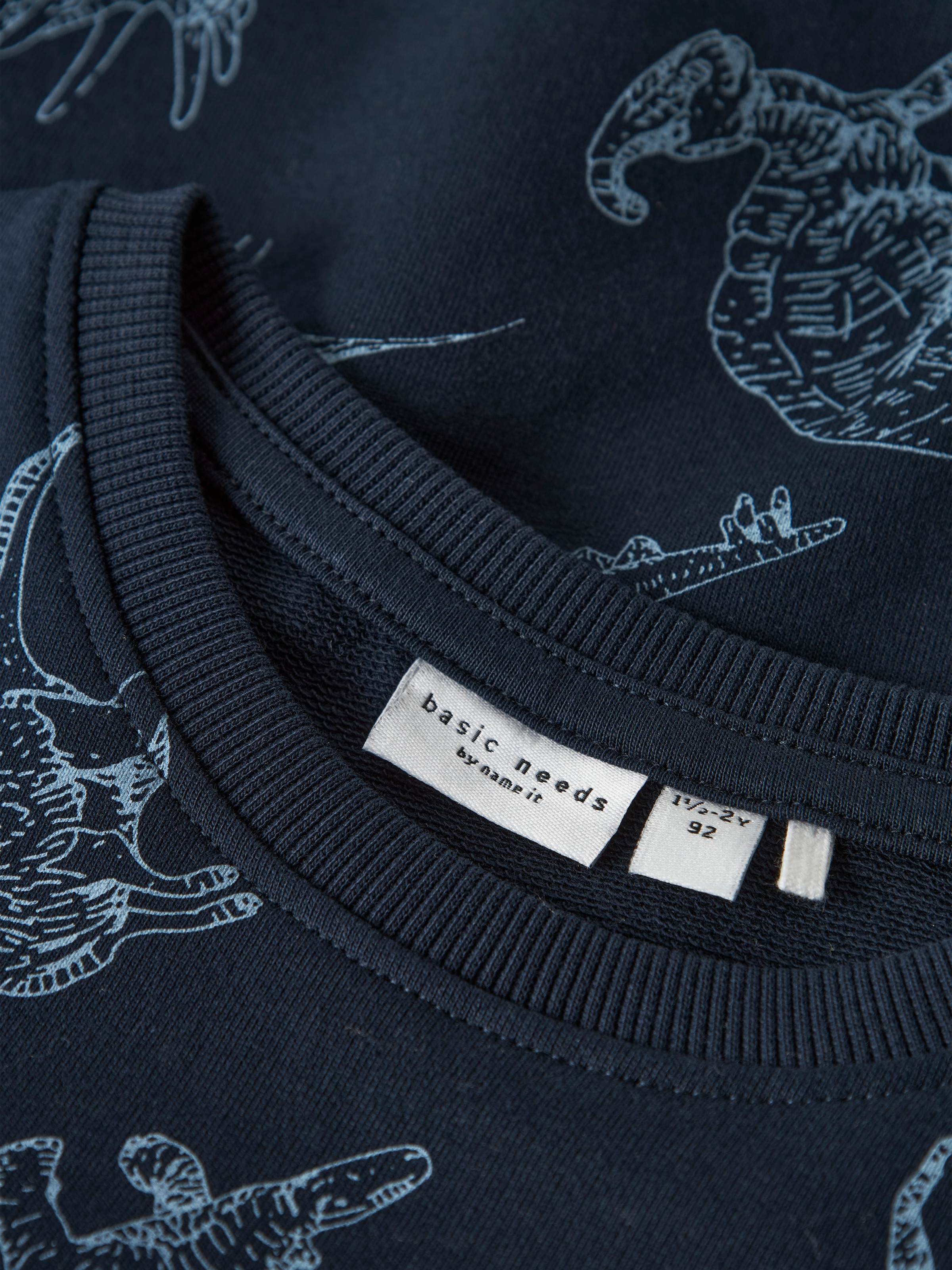 Name It Sweatshirt »NMMVARON LS AOP SWT UNB NOOS«, mit süssem Dino-Alloverprint