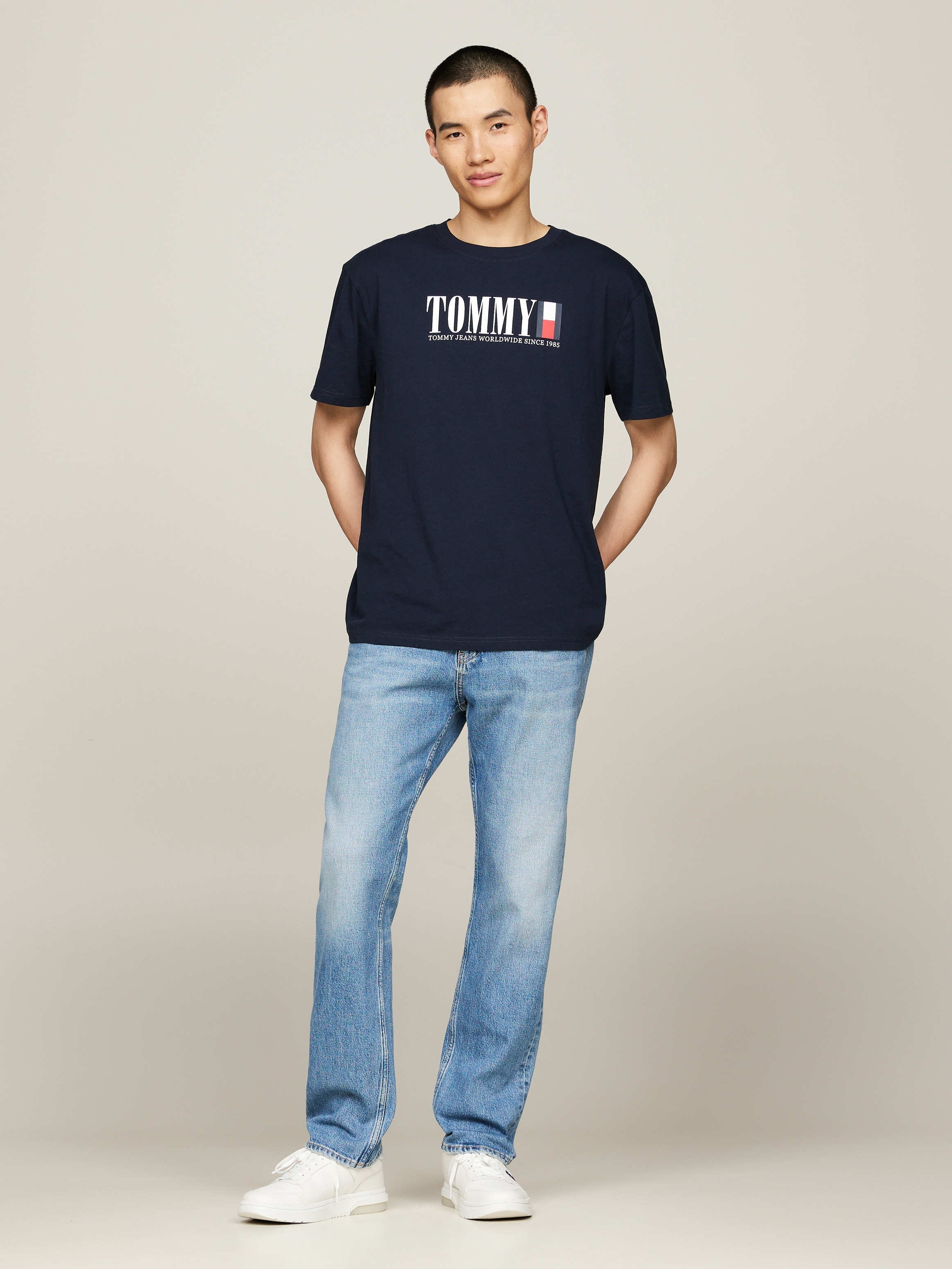 Tommy Jeans T-Shirt »TJM REG TOMMY DNA FLAG TEE EXT«, mit Logoprint