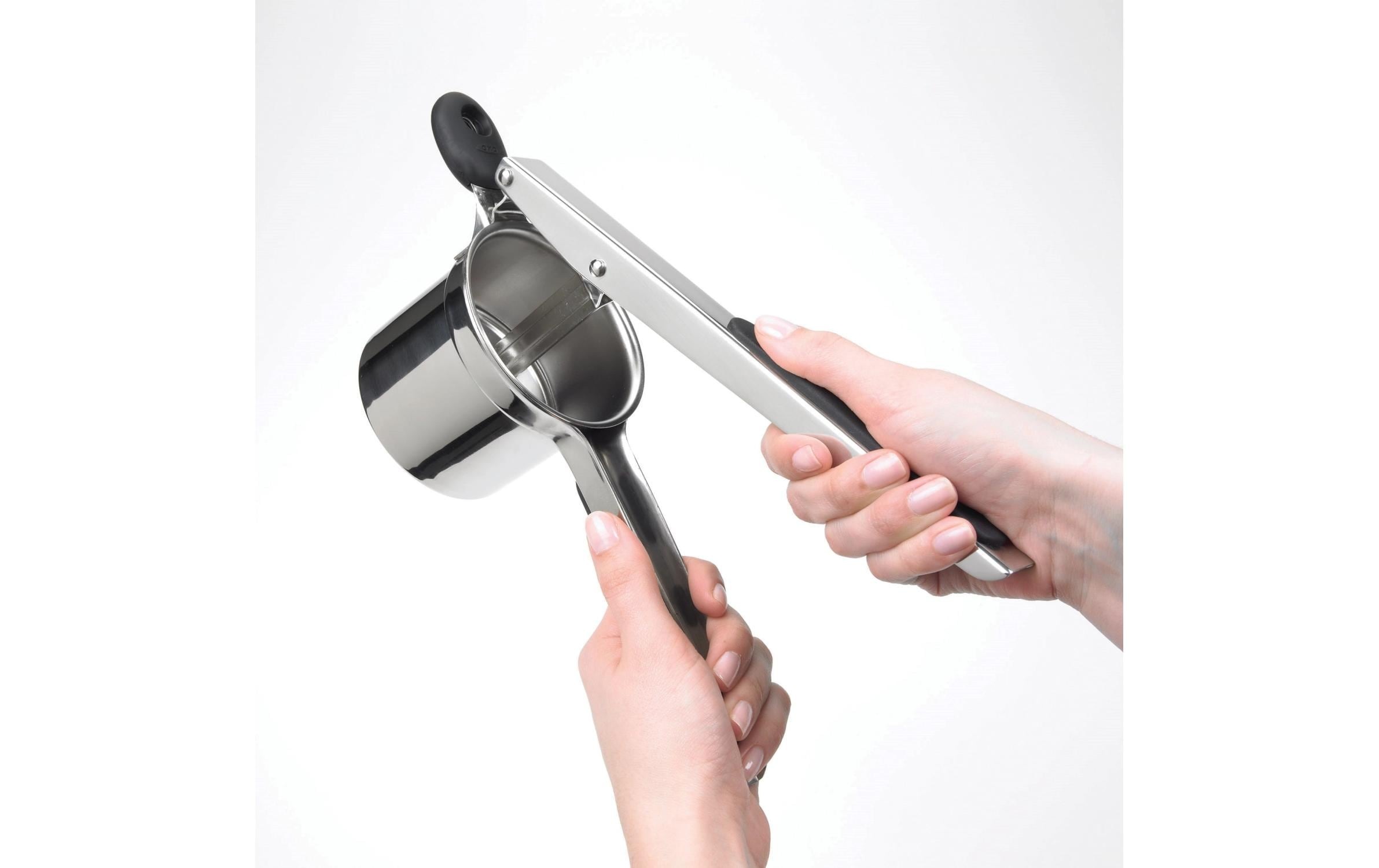 OXO Good Grips Kartoffelpresse Kartoffelstampfer aus robustem Edelstahl