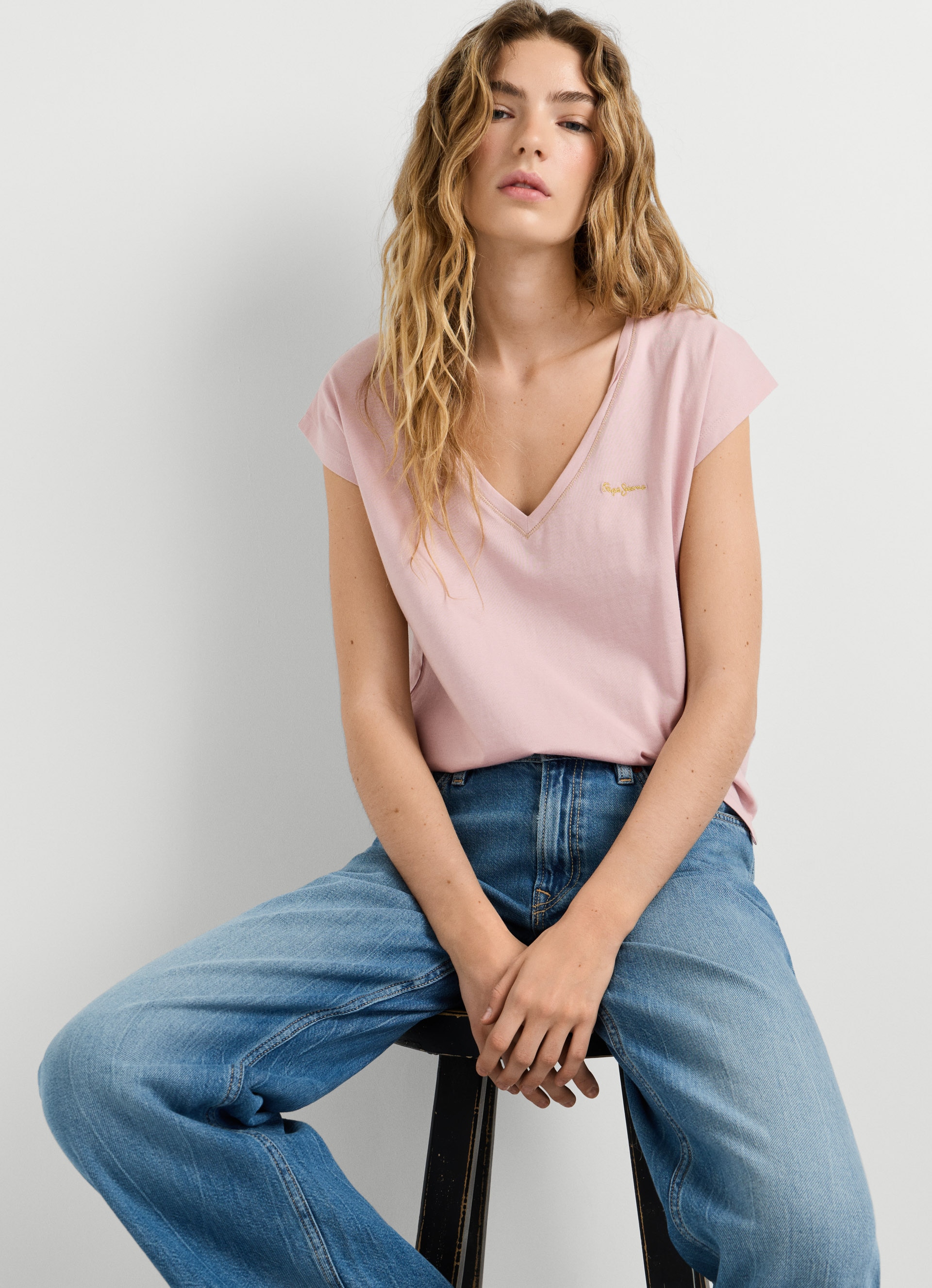 Pepe Jeans T-shirt »CLOE« Col en V, broderie logo