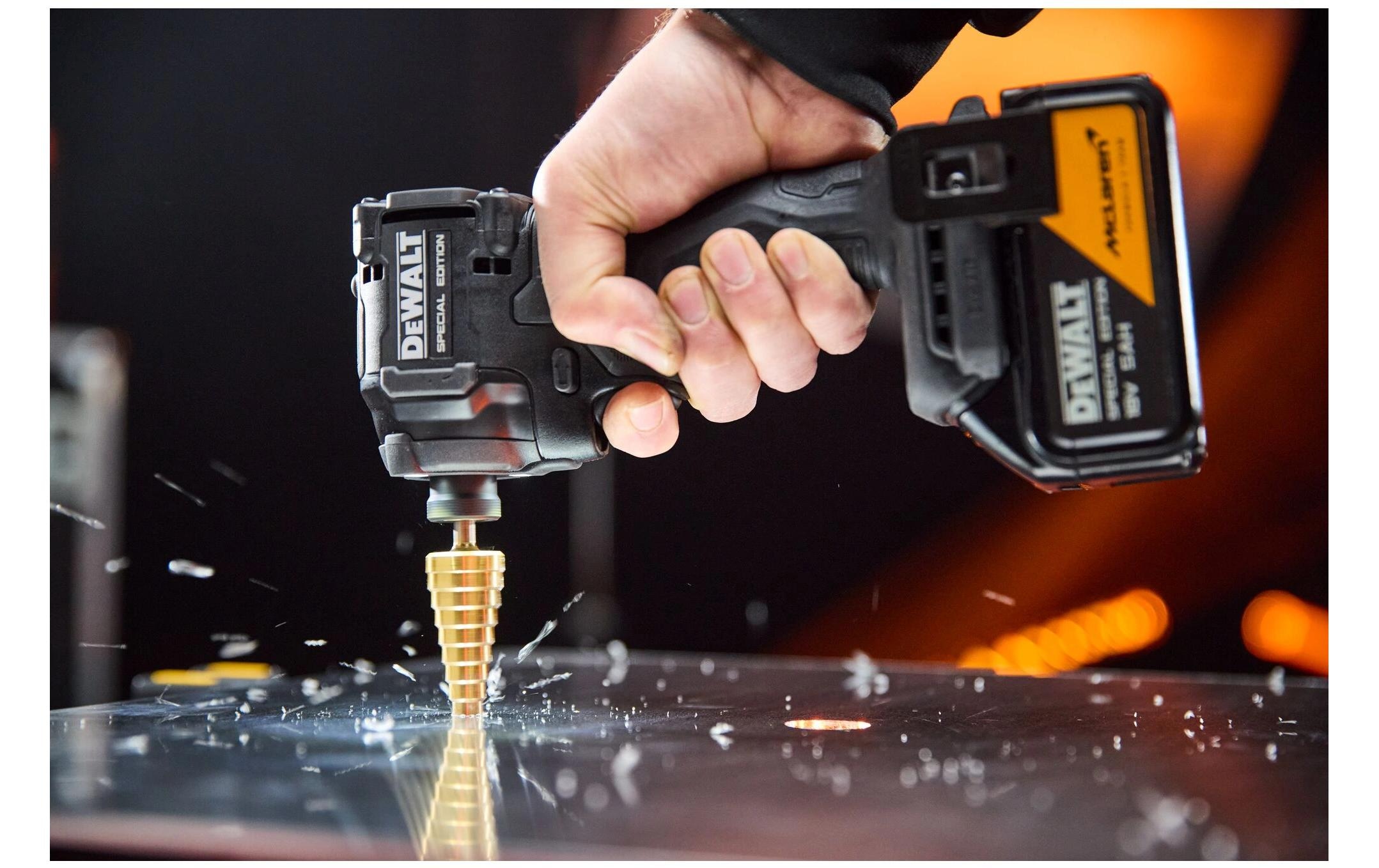 DeWalt Akku-Schlagbohrschrauber »McLaren F1 Team 18 V XR Brushless Twin Kit«