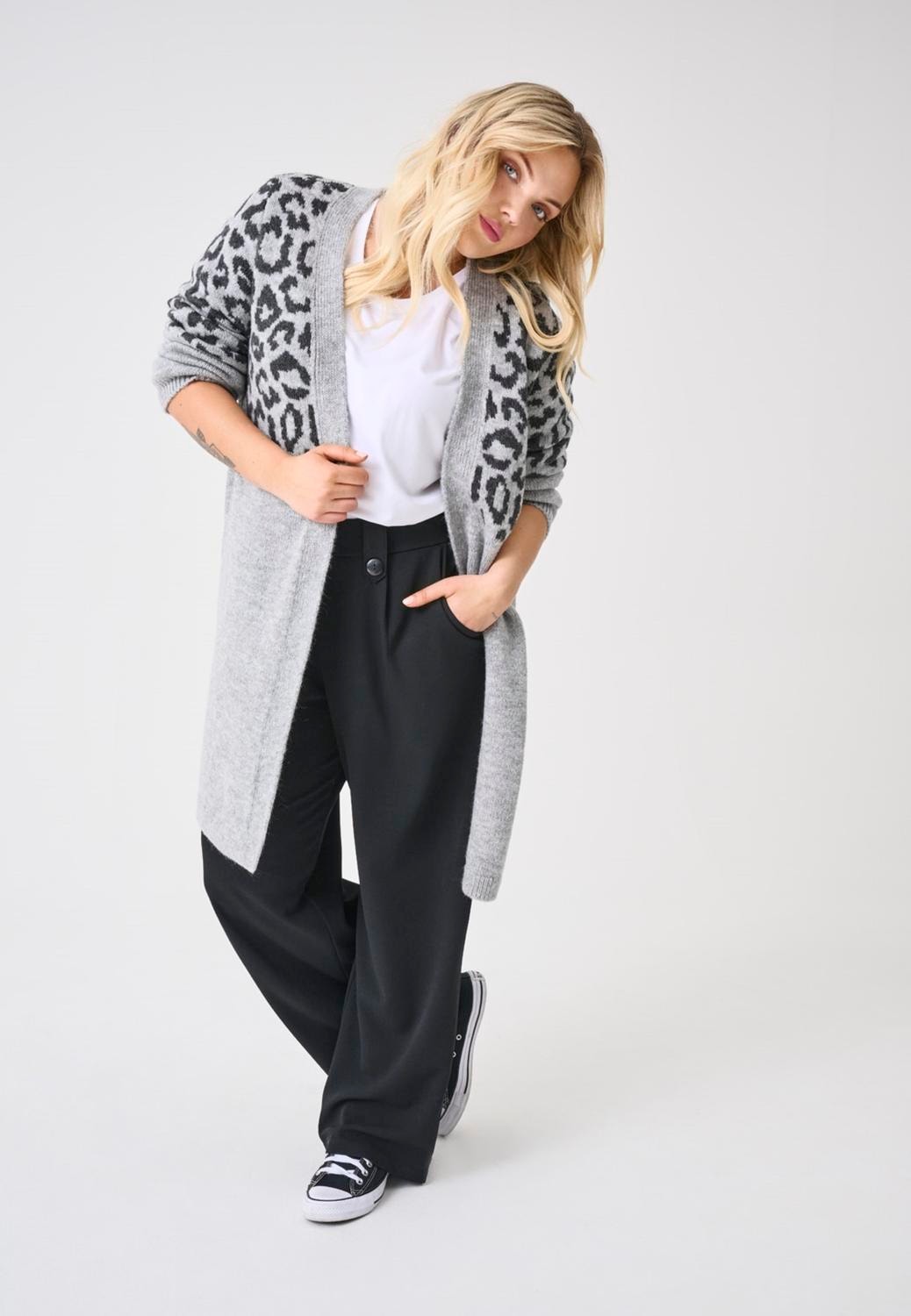 Image of ONLY CARMAKOMA Strickjacke "CARJADE ANIMAL L/S CARDIGAN KNT NOOS"