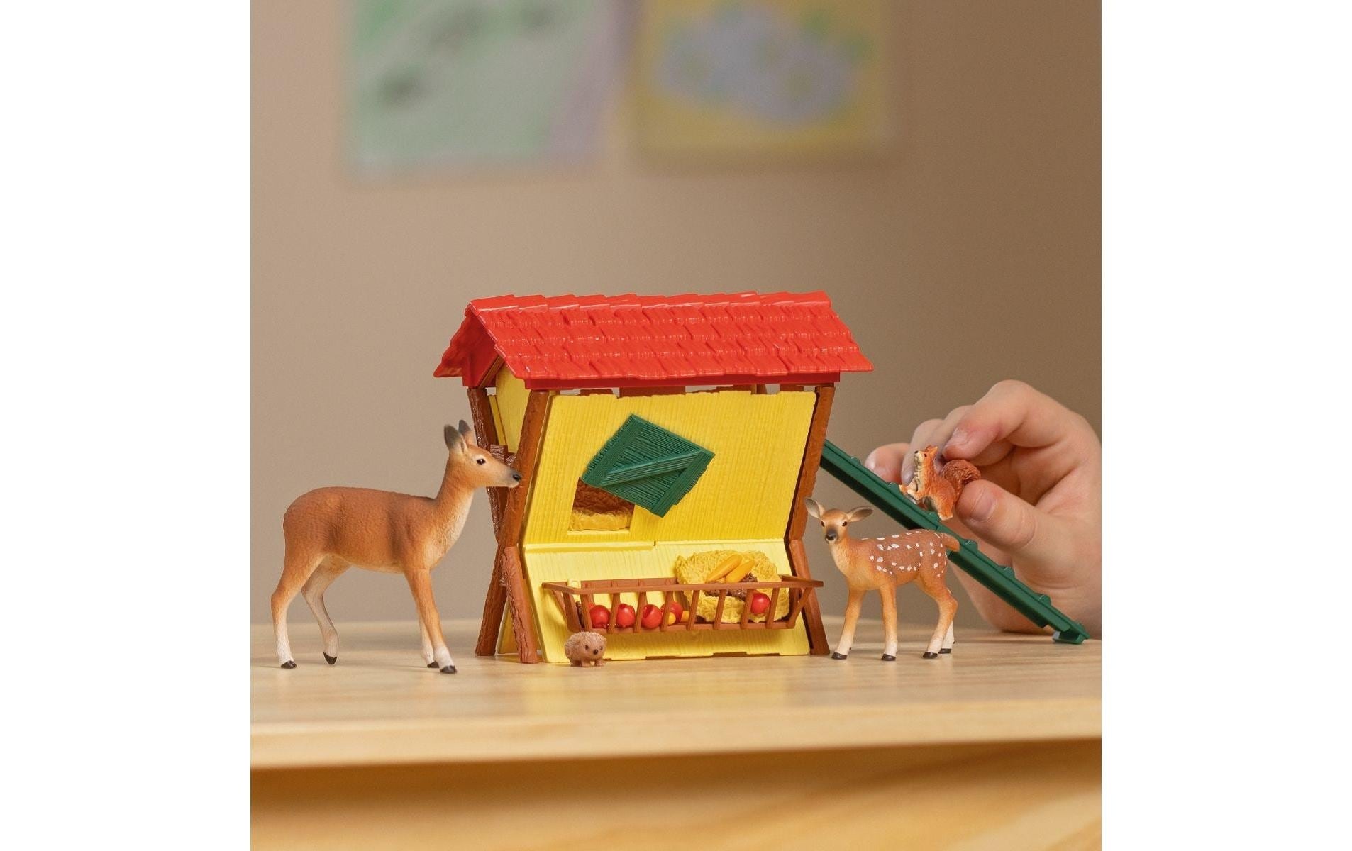 Schleich® Spielwelt »Farm World Fütterung der Waldtiere«