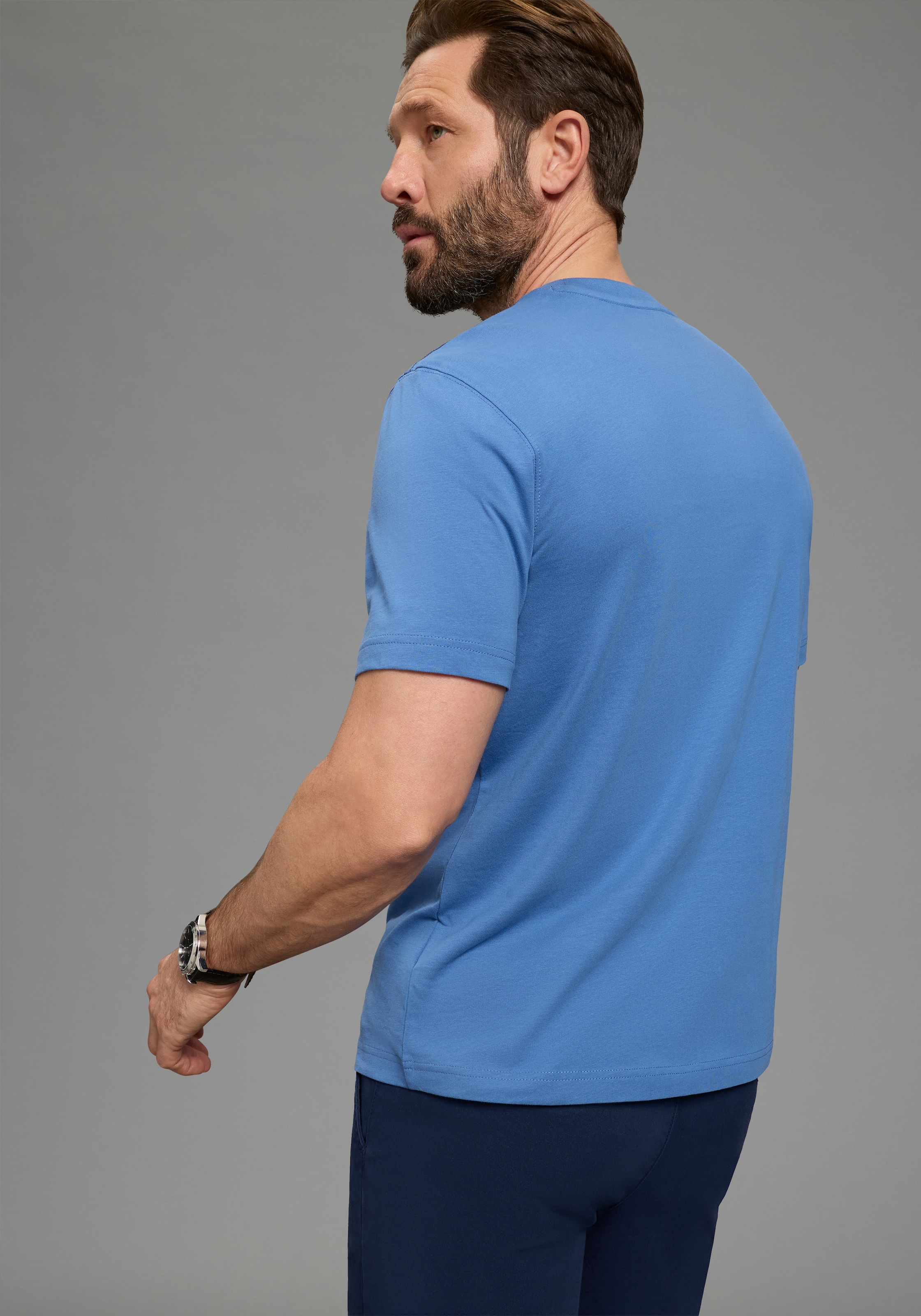 Man's World Rundhalsshirt »Neue Kollektion!« normale Passform, Kurzarm, mit Print-Applikation