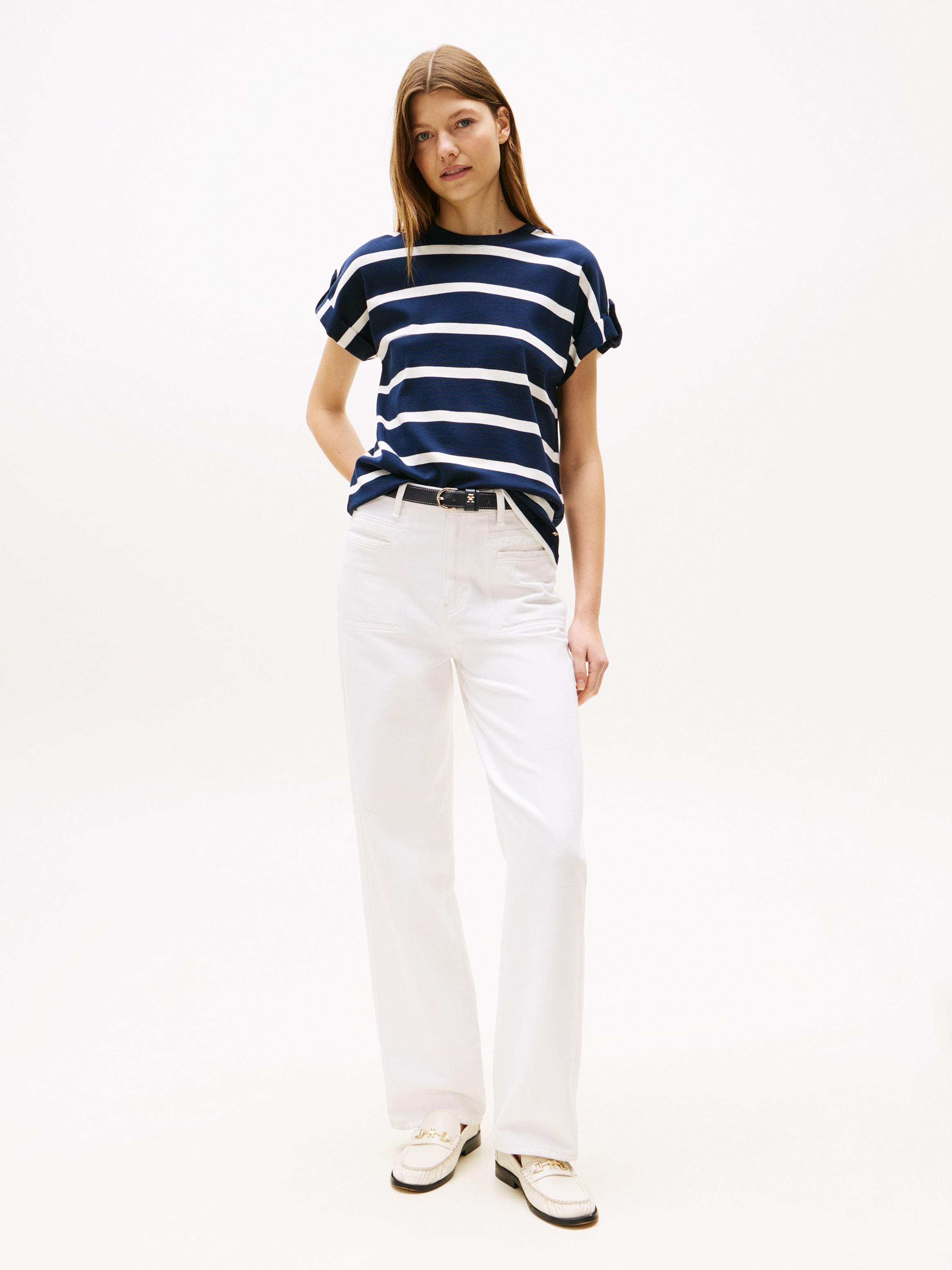 Tommy Hilfiger Kurzarmshirt »GOLD BUTTON MDRN C-NK SS TEE«, mit goldfarbenen Knopf