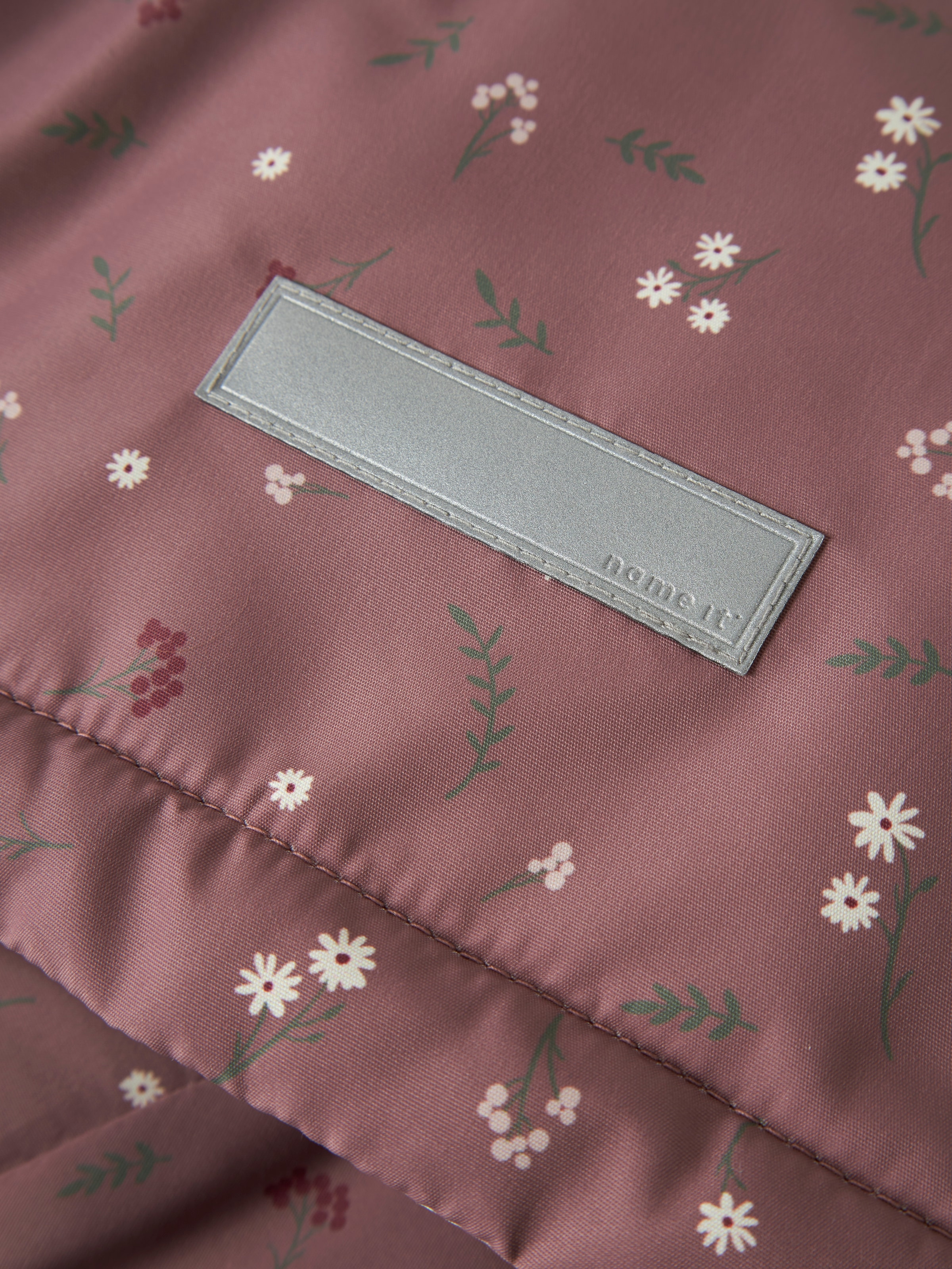 Name It Outdoorjacke »NMFMAXI JACKET PA AOP NOOS« mit Kapuze Kunstfaser, wasserabweisend, reflektierendes Detail