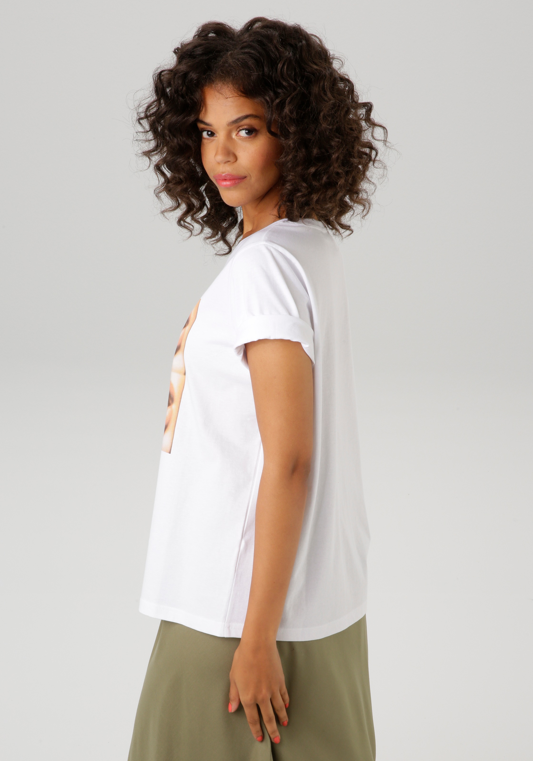 Aniston CASUAL T-Shirt, mit Glitzer verzierter Frontdruck