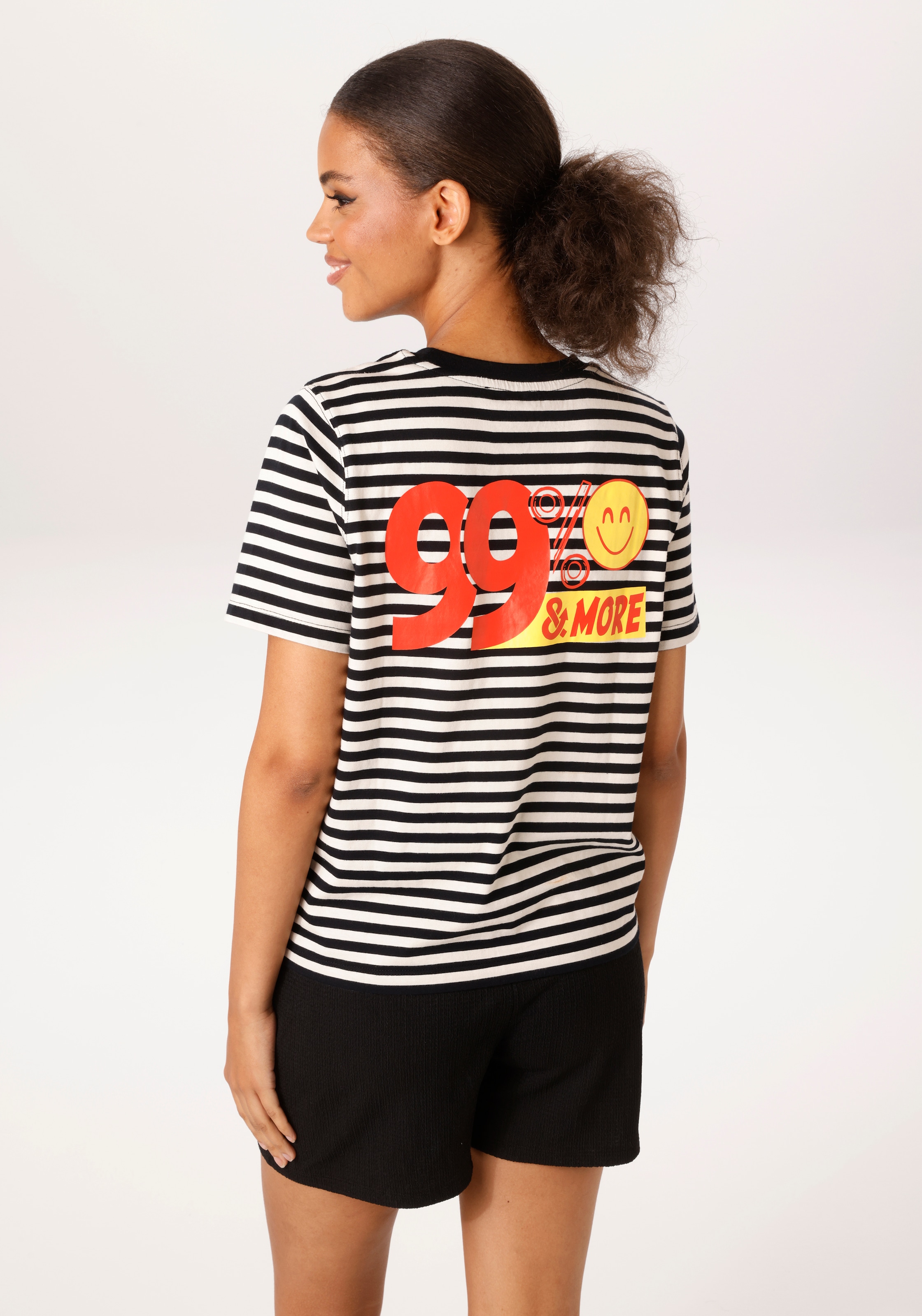 Aniston CASUAL T-Shirt mit Smiley und Folienprint im Rücken - NEUE KOLLEKTION