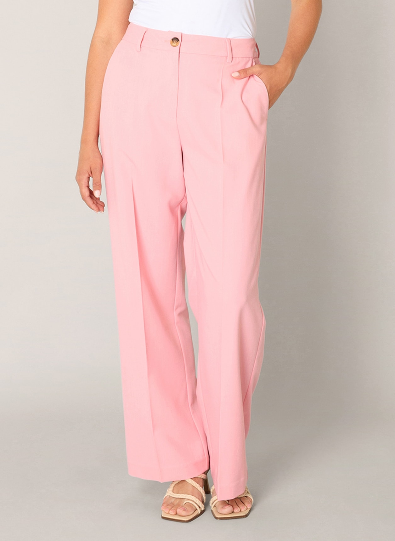 Image of Base Level Bundfaltenhose "Yuna" mit Bundfalte und weitem Bein