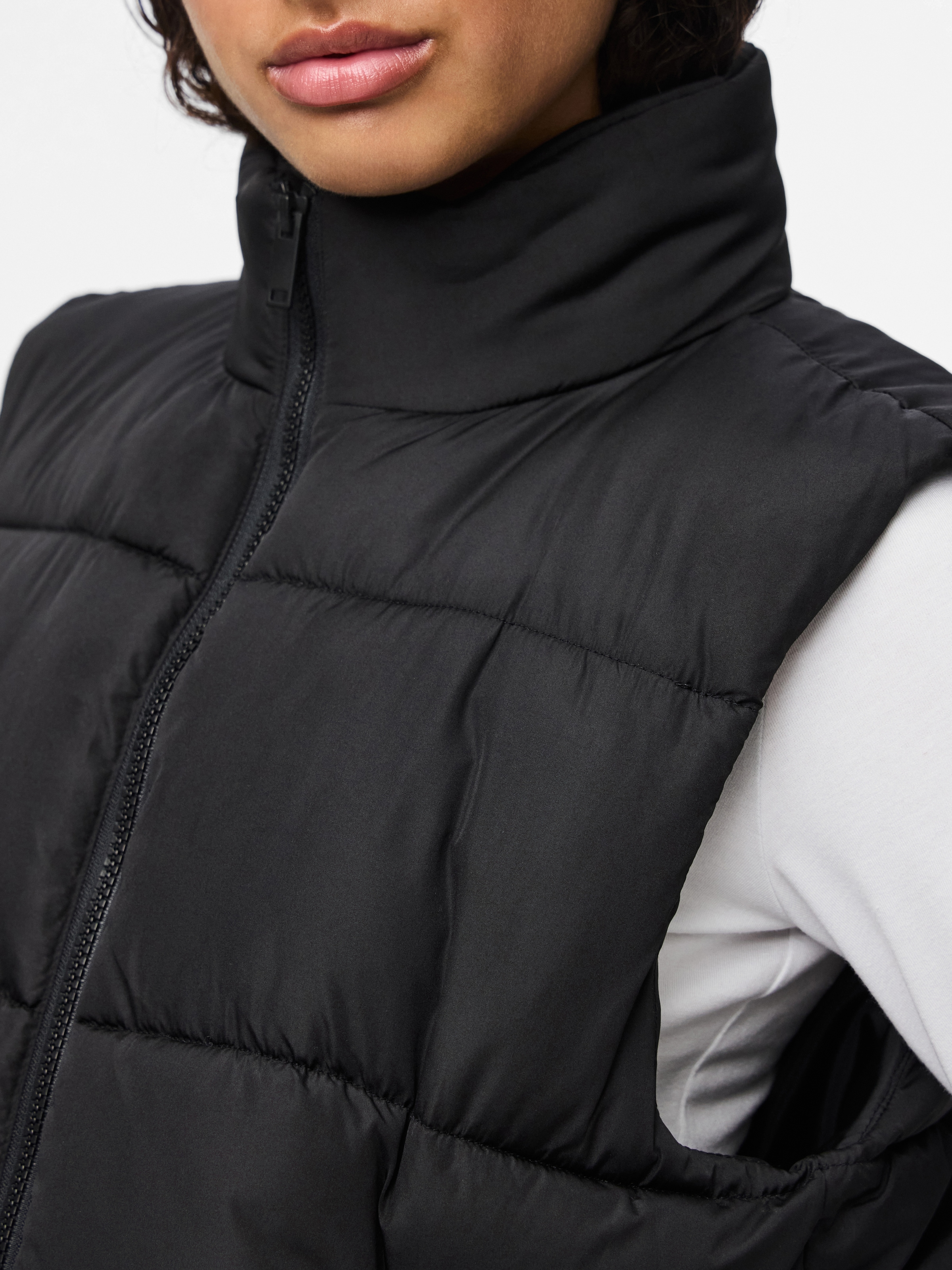 pieces Gilet matelassé »PCBEE NEW SHORT PUFFER VEST NOOS BC« fibre synthétique