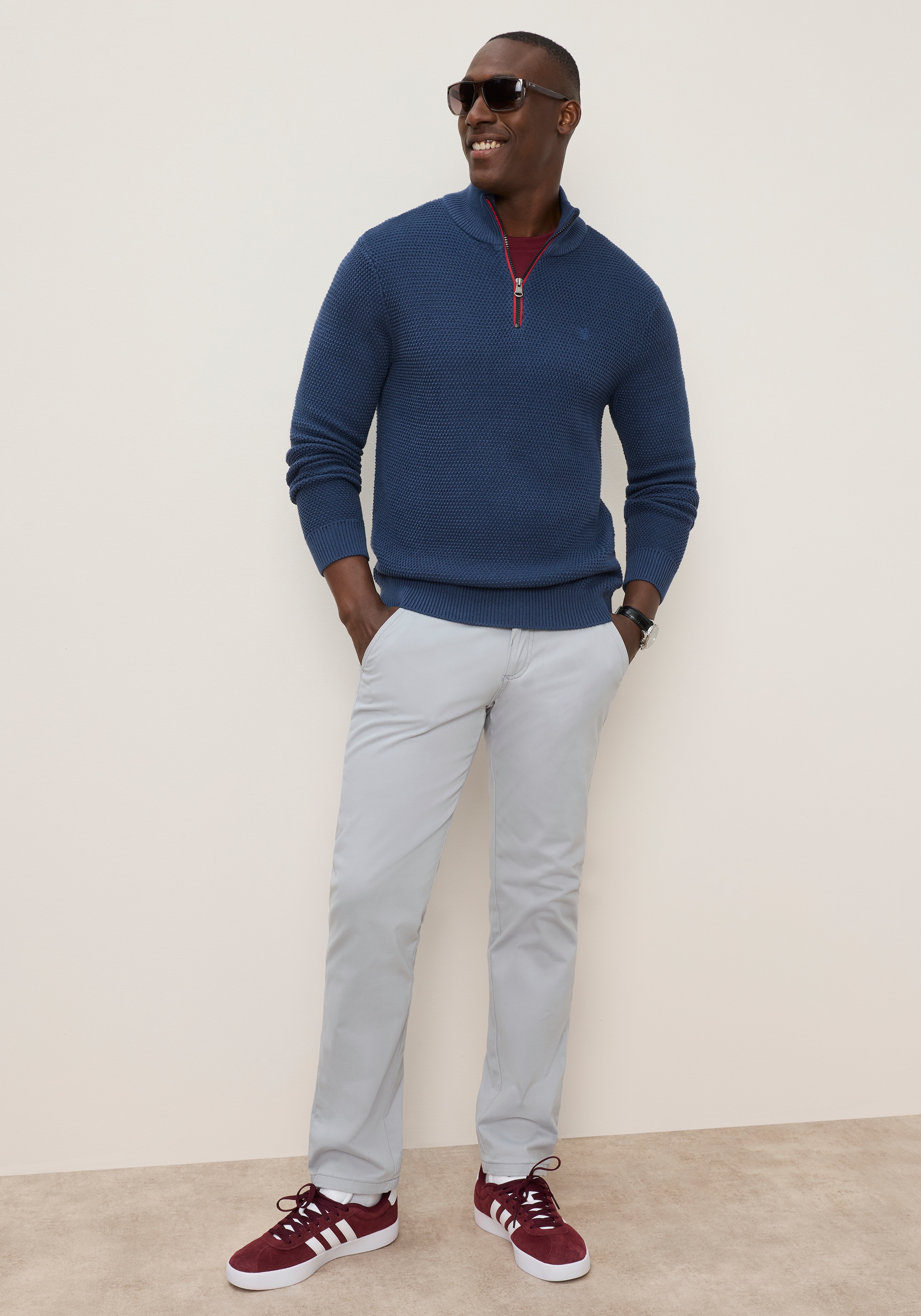 DELMAO Troyer »Neue Kollektion! Highlight Kontrast- Reissverschluss« aus Strickmaterial, Regular Fit, mit Label-Applikation