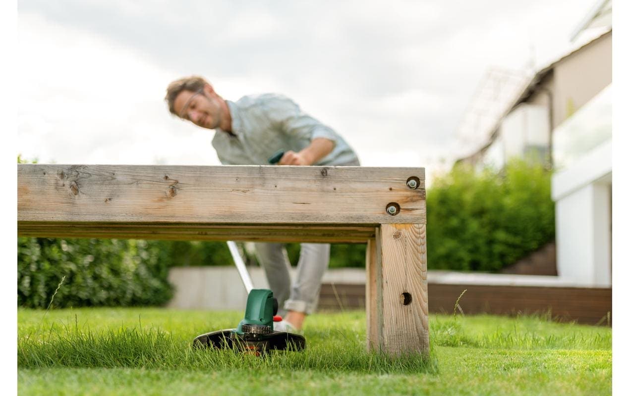 BOSCH Akku-Rasentrimmer »Universal«, Mit Akku/Ladegerät