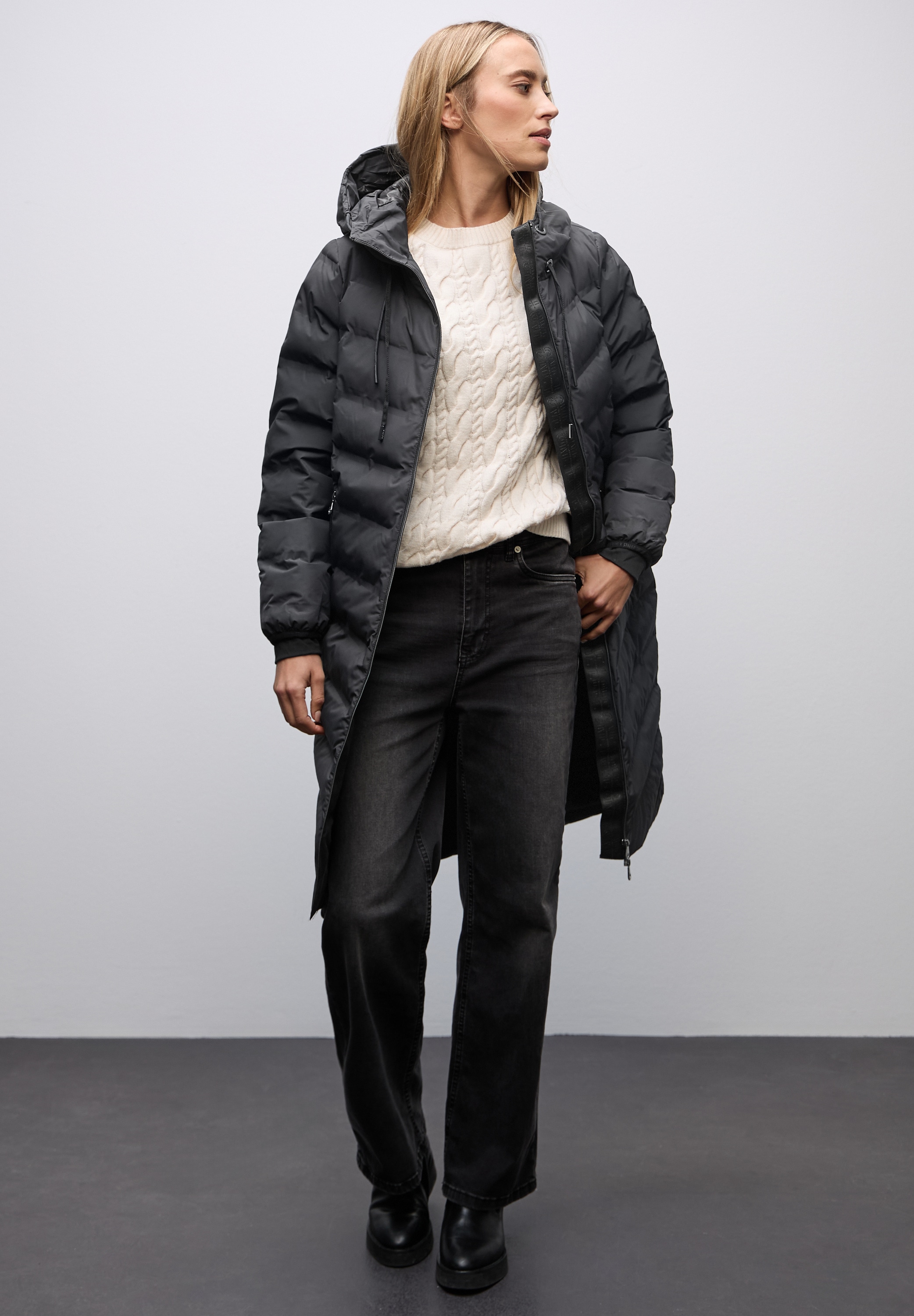 STREET ONE Steppjacke mit Kapuze Damenmantel mit Kapuze und geklebten Nähten