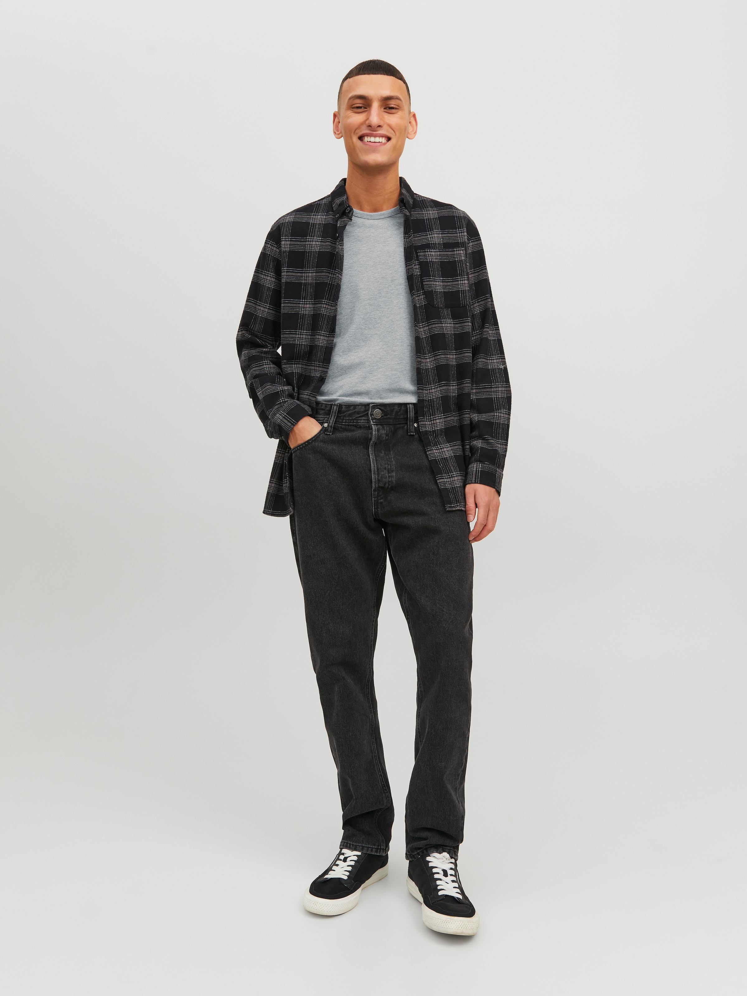 Jack & Jones T-Shirt »JJEBASIC mit schmaler Passform für jeden Tag« unifarben, modisch, schmal, Baumwollmischung, Rundhals