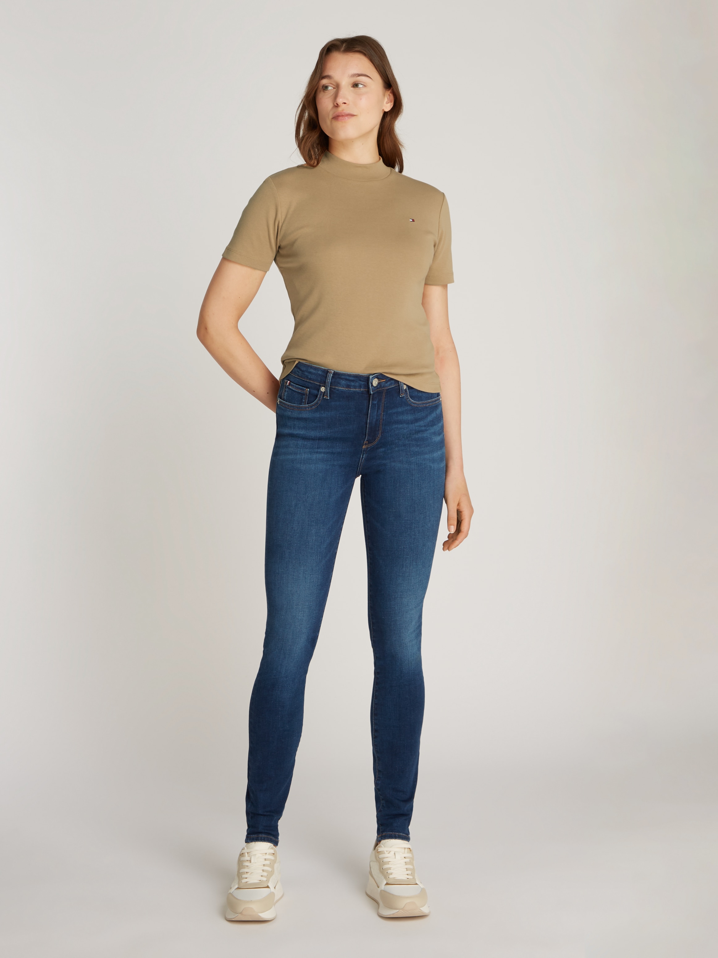 Tommy Hilfiger Skinny-fit-Jeans »COMO Skinny RW ACE mit Logo-Badge und knöchellangem Schnitt«, casual, skinny fit, Denim, normaler Bundabschluss