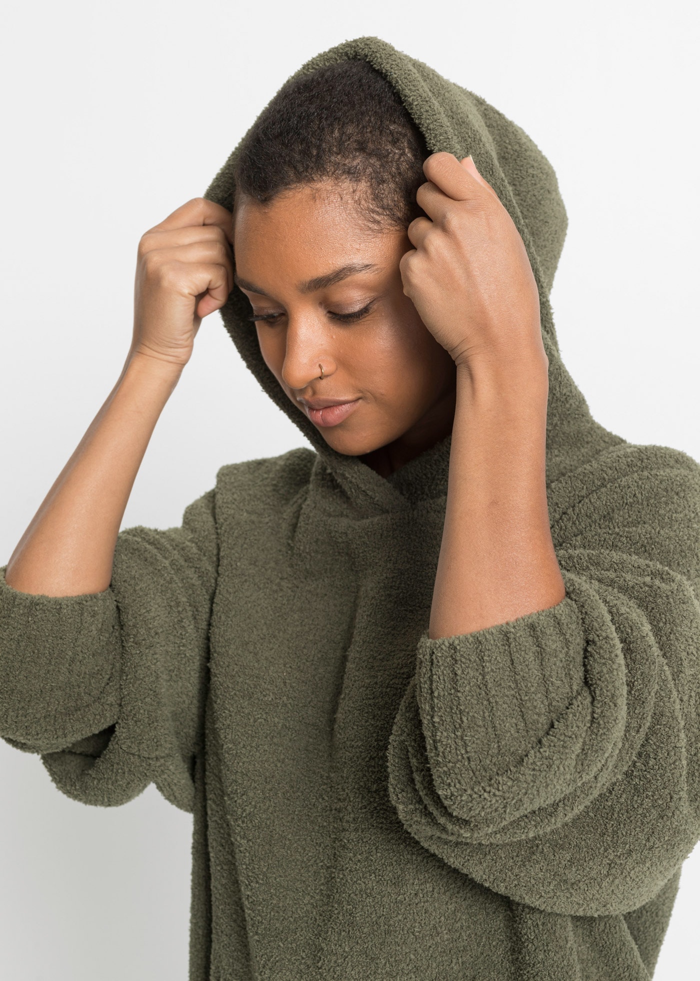 bonprix Pull en tricot , Kapuzenpullover in Teddy-Fleece
