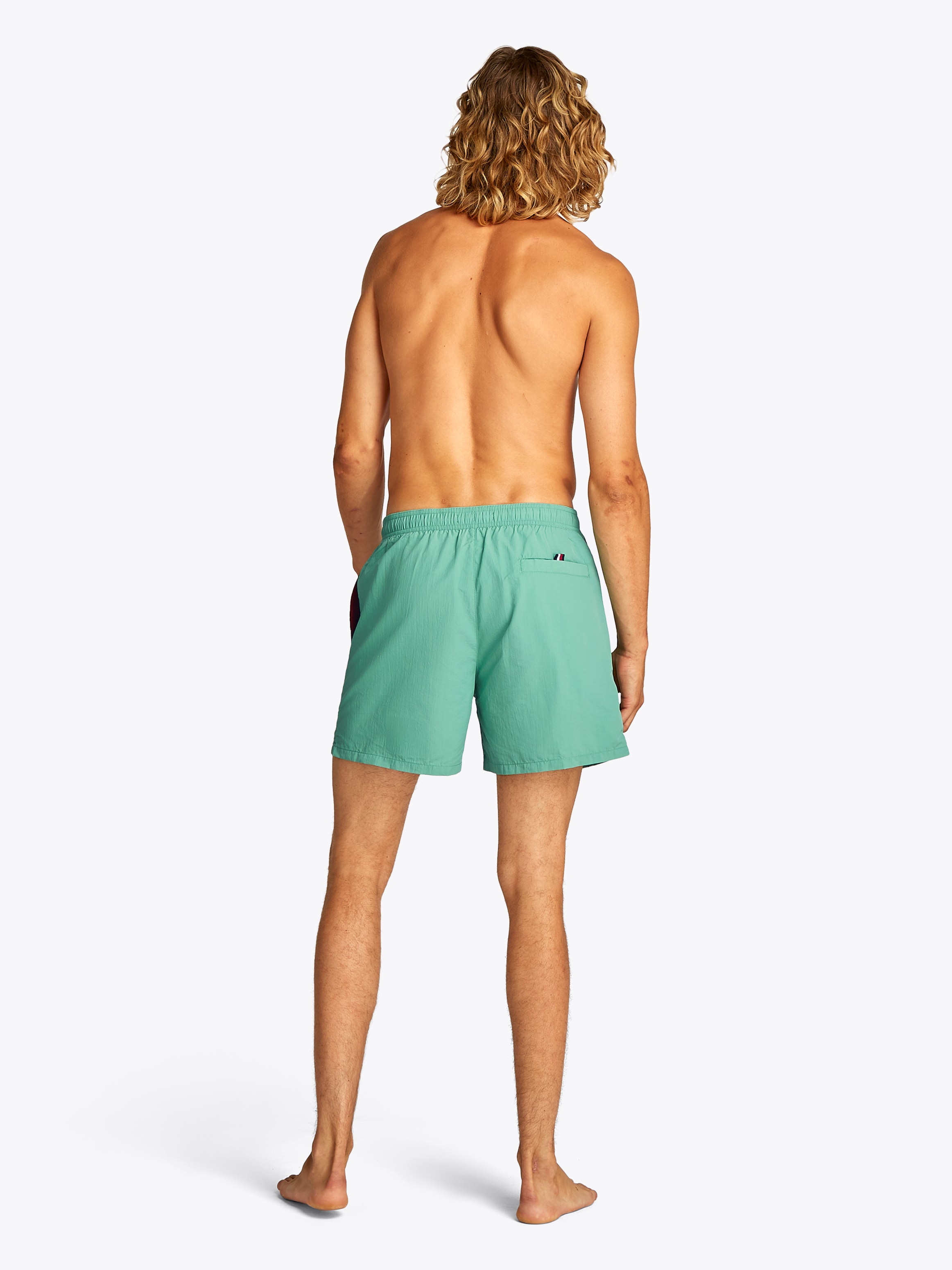 Tommy Hilfiger Swimwear Badeshorts »MEDIUM DRAWSTRING«, mit grossem Logo