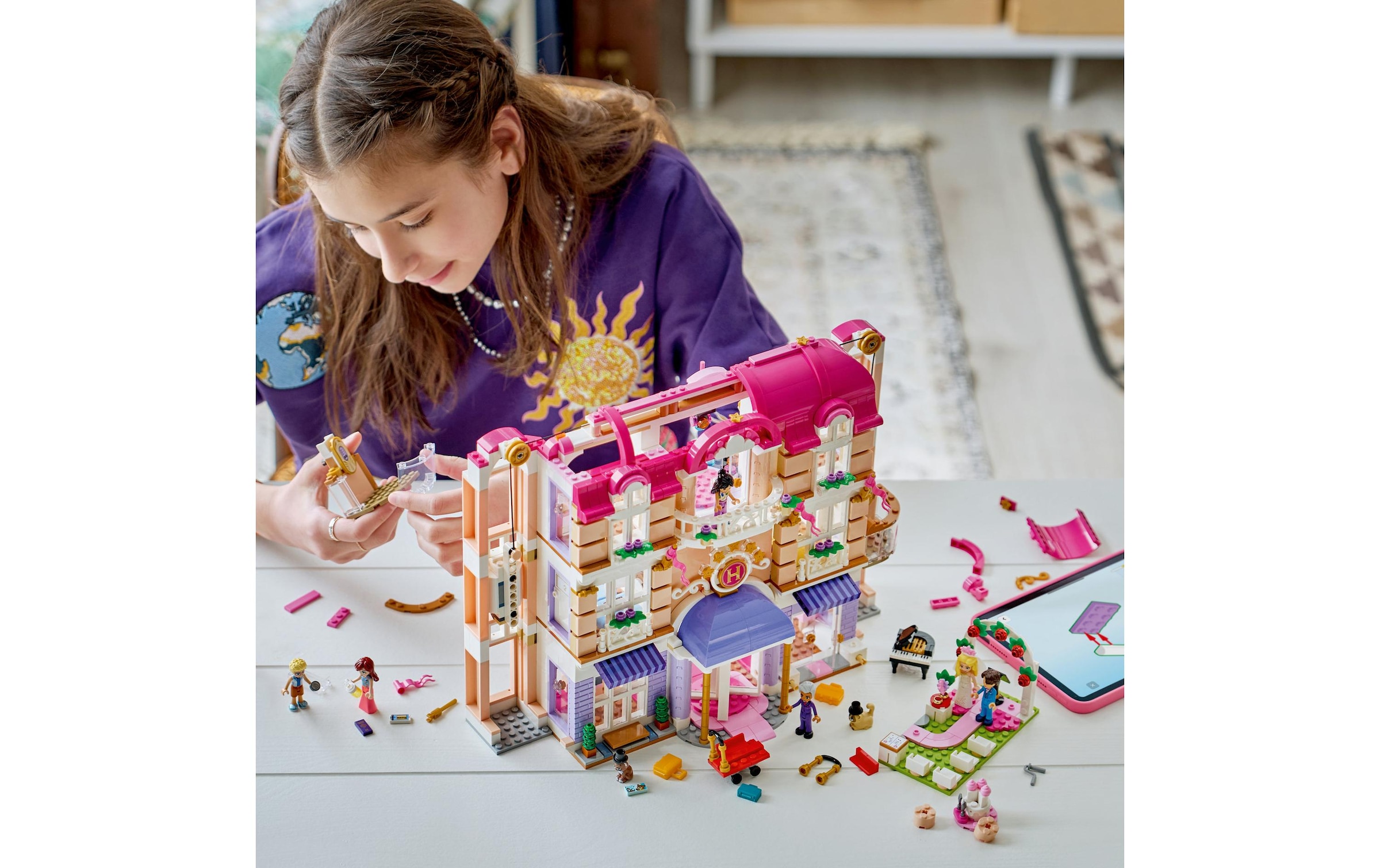 LEGO® Konstruktionsspielsteine »Das Grandhotel von Heartlake City (42704), LEGO Friends« Made in Europe