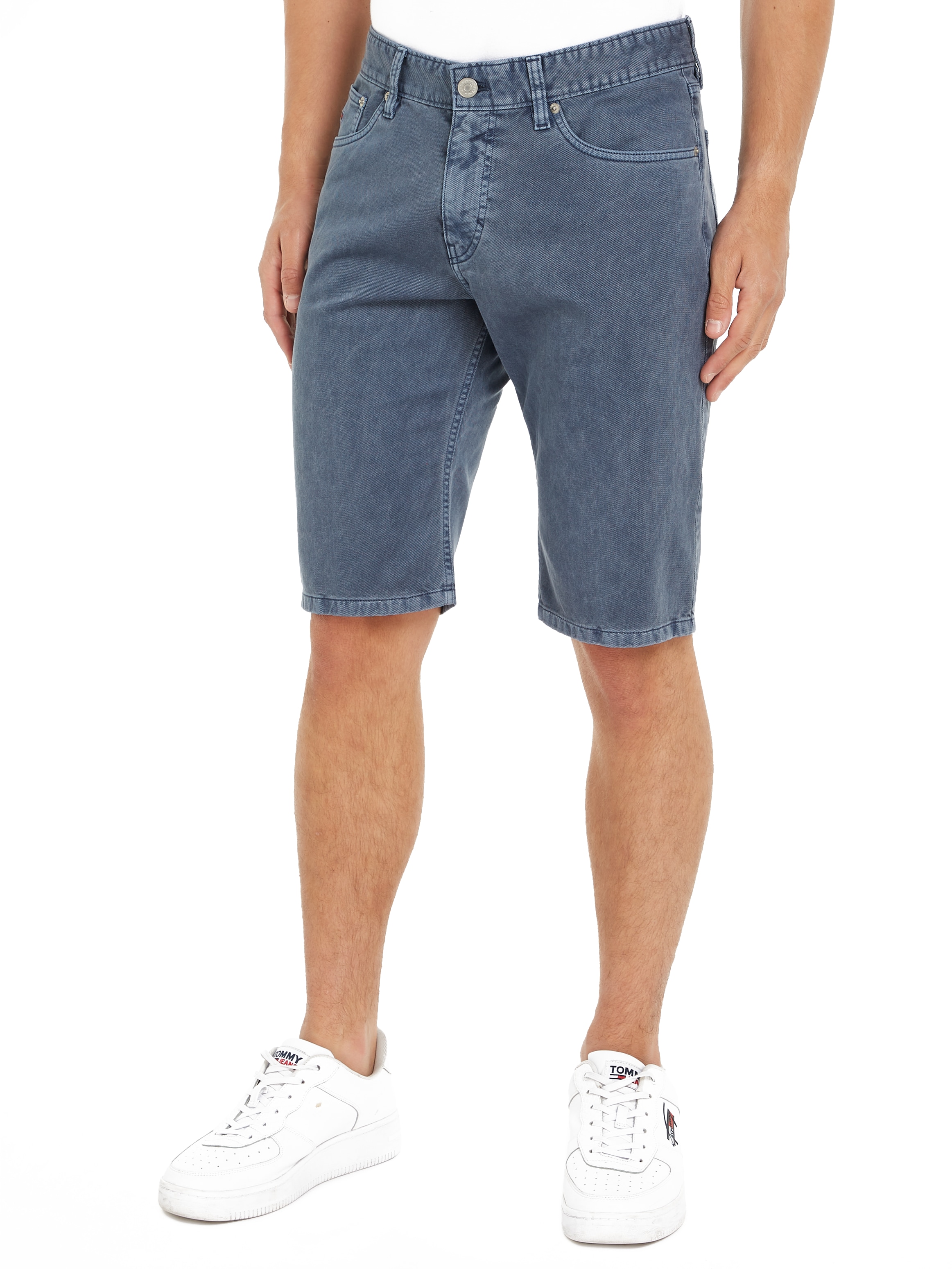 Tommy Jeans Shorts »TJM RYAN GARMENT DYE SHORT«, leicht gewachsene Optik