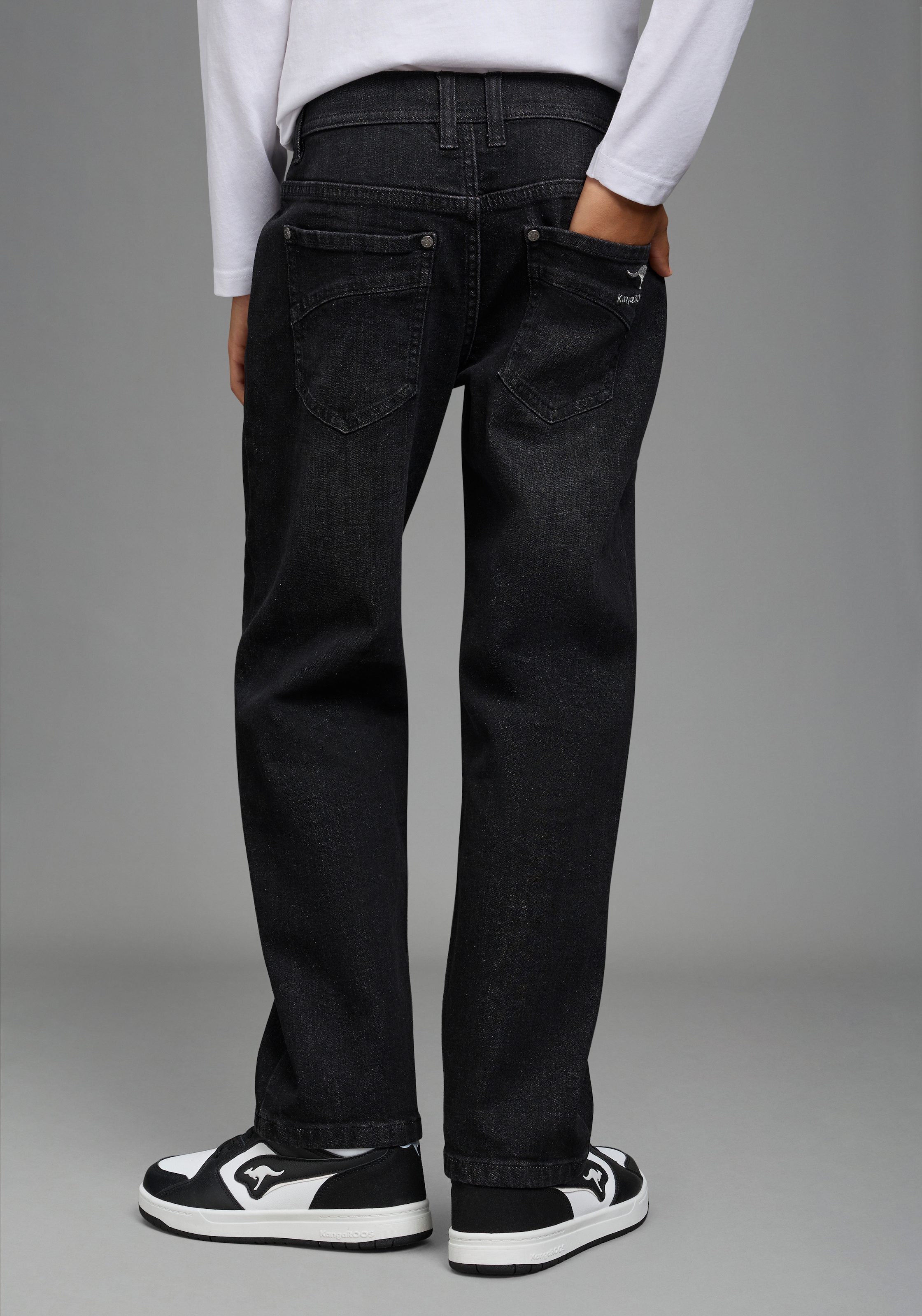 KangaROOS Jeans loose fit »Jeans mit weitem Bein« avec broderie logo