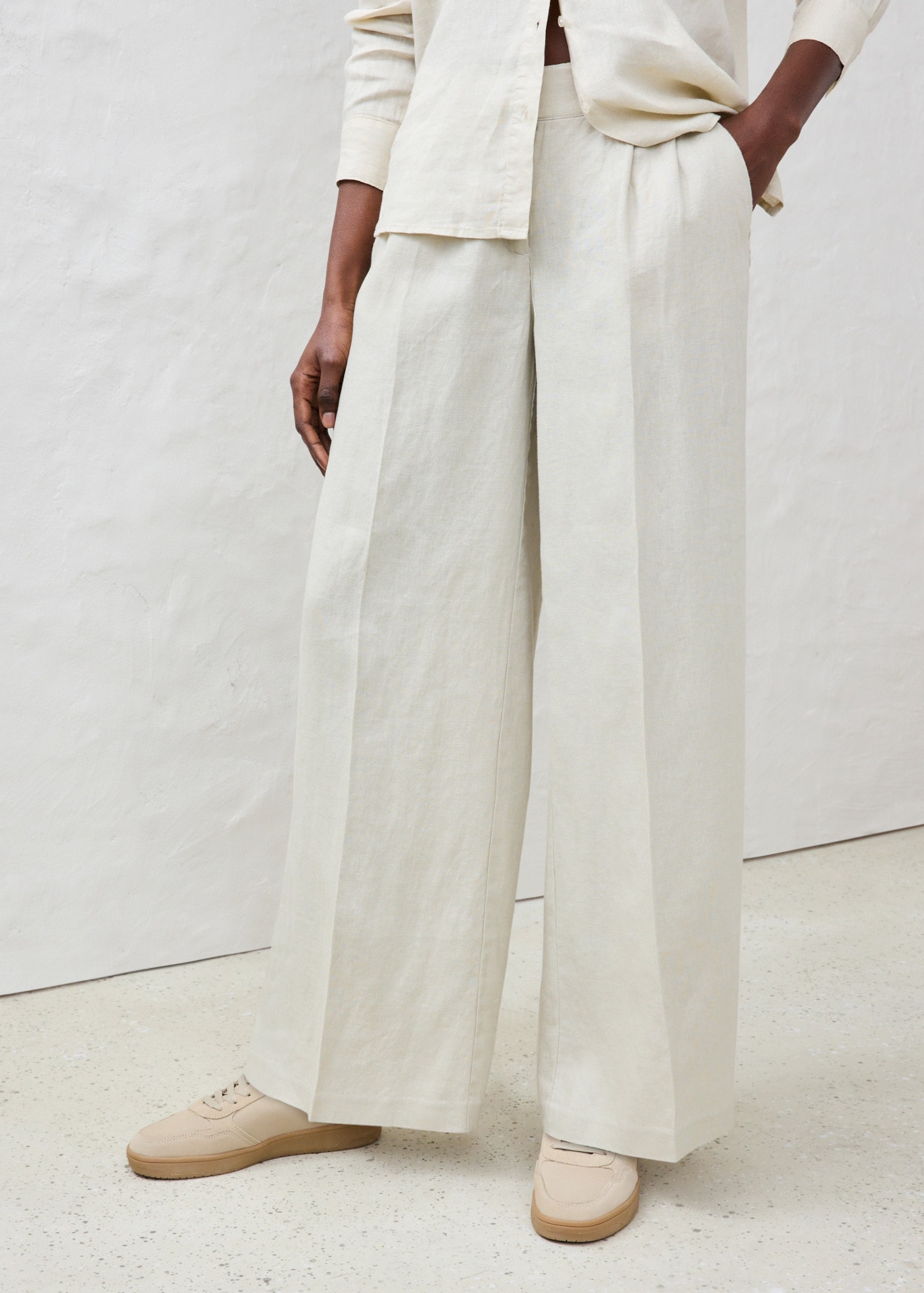 Image of bonprix Bundfaltenhose aus Leinen, strapazierfähiges Material, Loose Fit, mit Knittereffekt