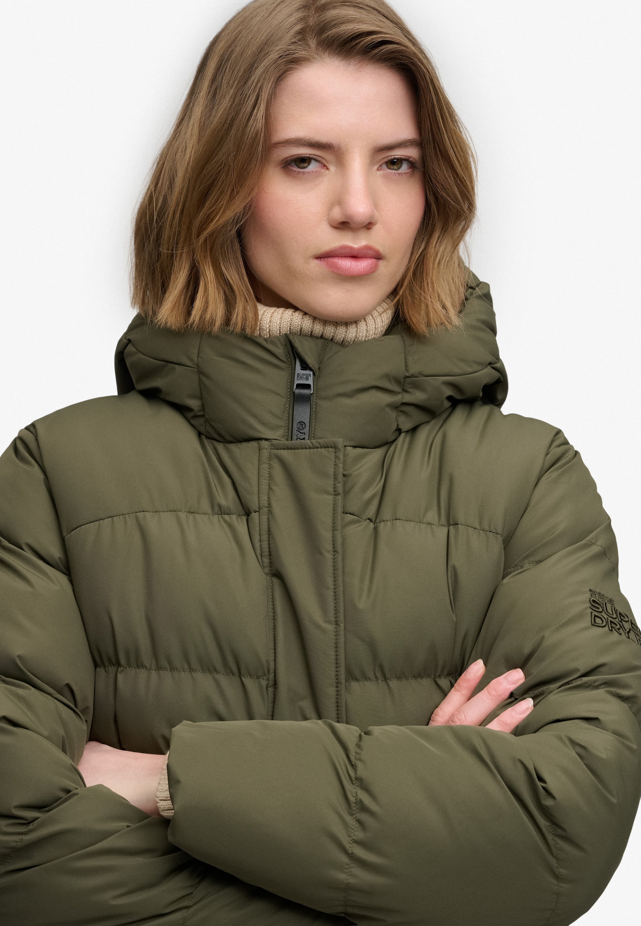 Superdry Steppjacke »HOODED SPORTS PUFFER MID JKT« Kunstfaser, relaxed fit