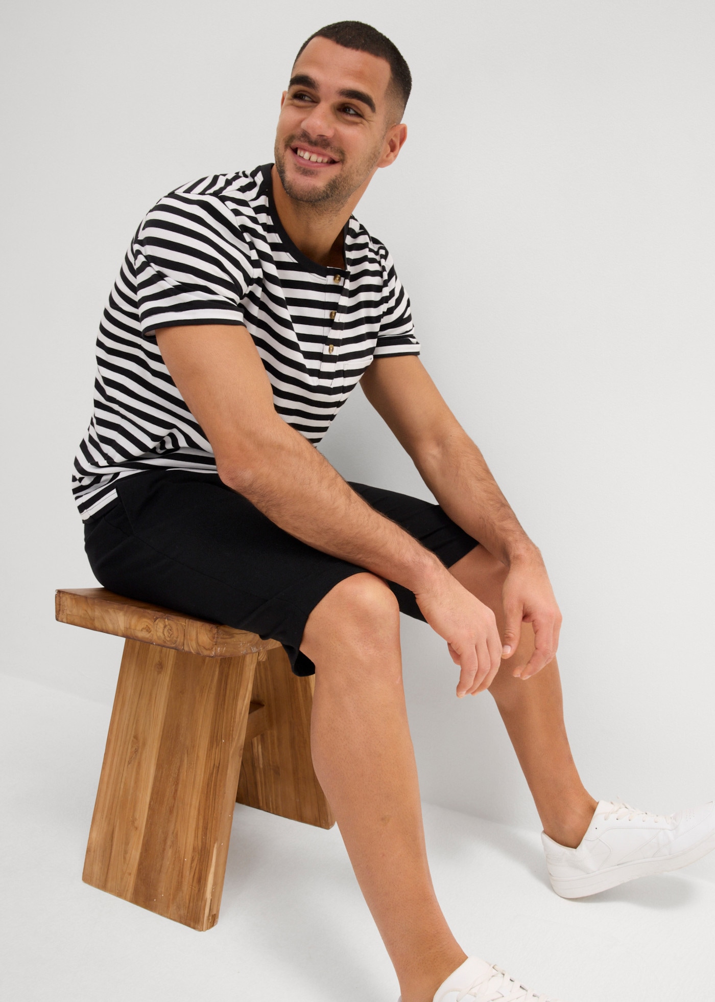 bonprix Short  en coton et polyester, Regular Fit, qualité légère