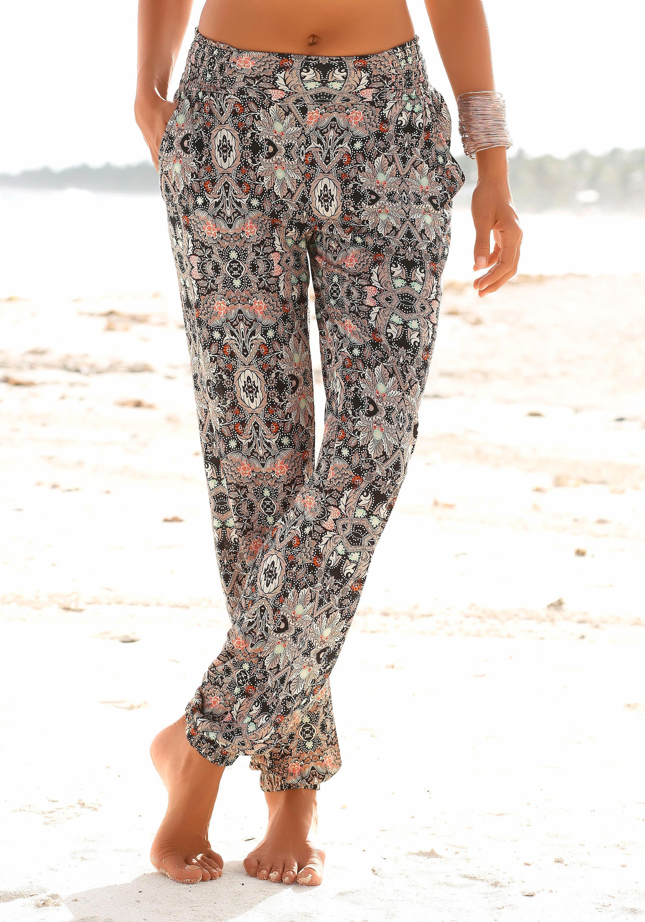 Image of s.Oliver Strandhose mit Alloverprint und Taschen, Stoffhose, leichte Sommerhose, elastisch