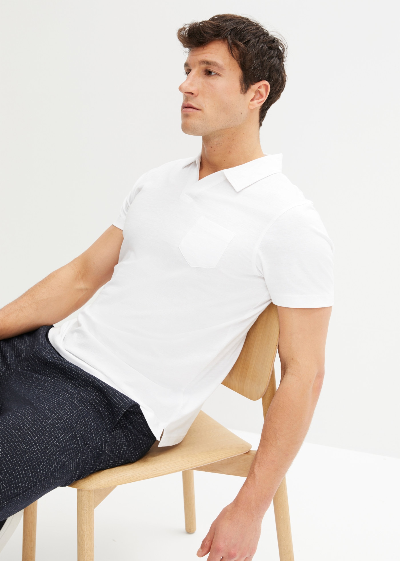 Image of bonprix Poloshirt bequeme Passform, reine Baumwolle, Umlegekragen und Brusttasche