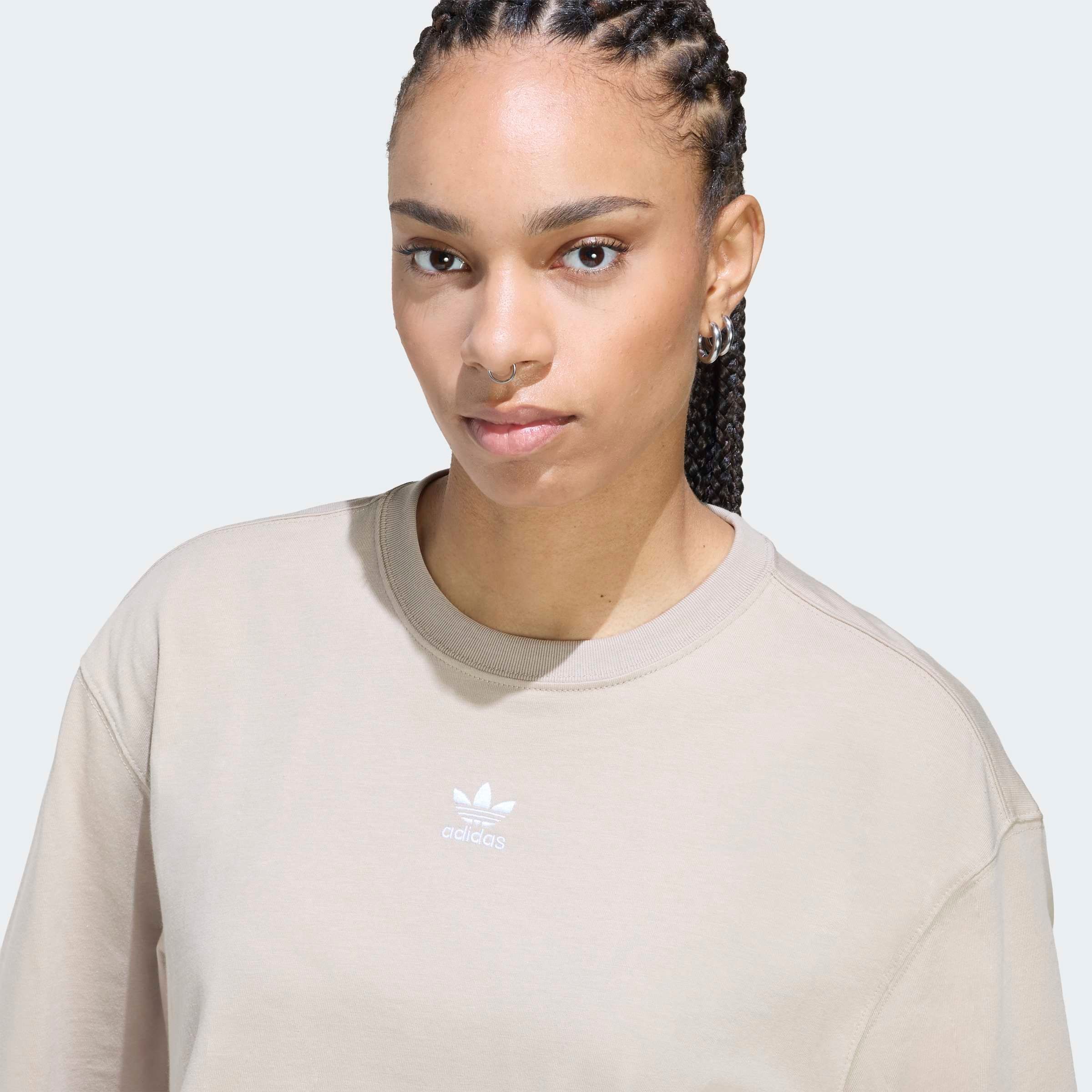 adidas Originals 1100000002199 »ESSENTIALS CROP« avec col rond, sans fermeture, longueur normale