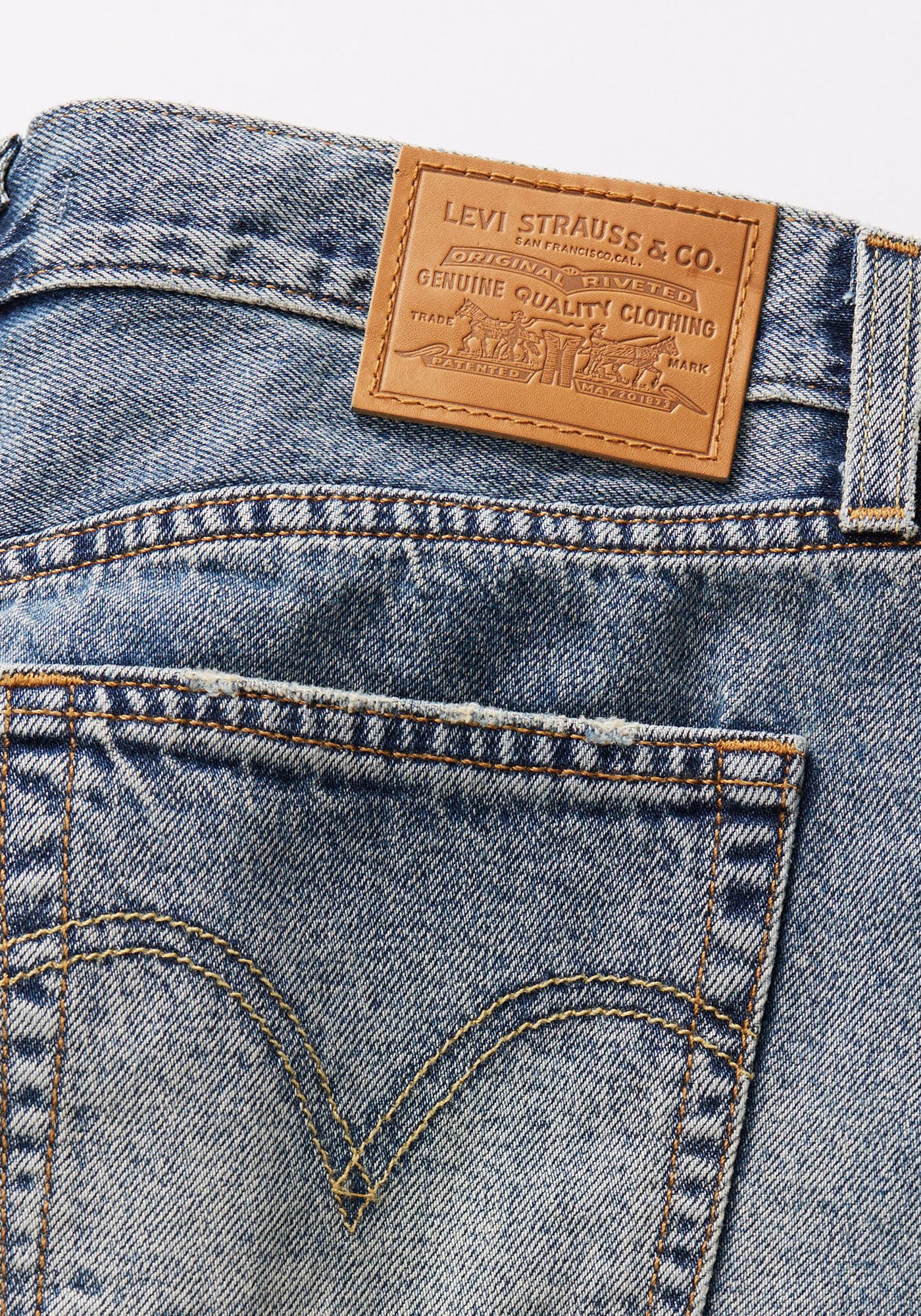 Levi's® Jeansrock »ICON SKIRT«, mit Used-Effekten und ausgefransten Kanten