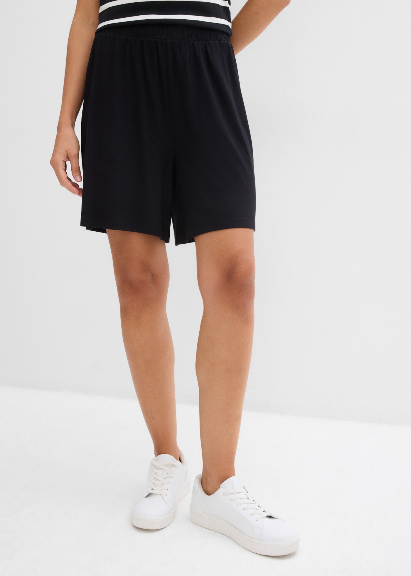 Image of bonprix Shorts mit Schlupfbund, aus Viskose, Loose Fit, in verschiedenen Grössen