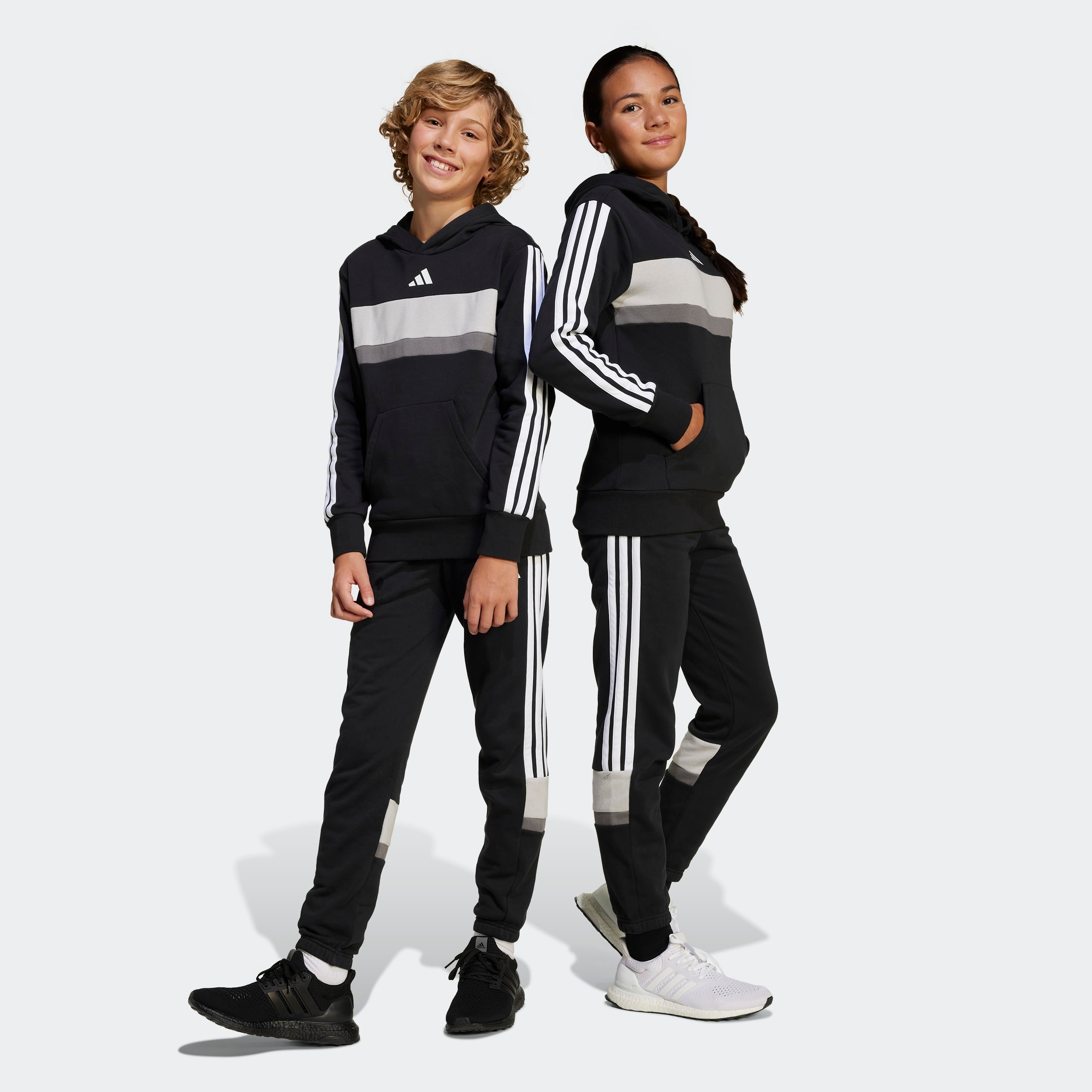 adidas Sportswear Pantalon de sport »SEASONAL ESSENTIALS TIBERIO 3-STREIFEN KIDS«  pour enfants, avec élastique, en coton et polyester