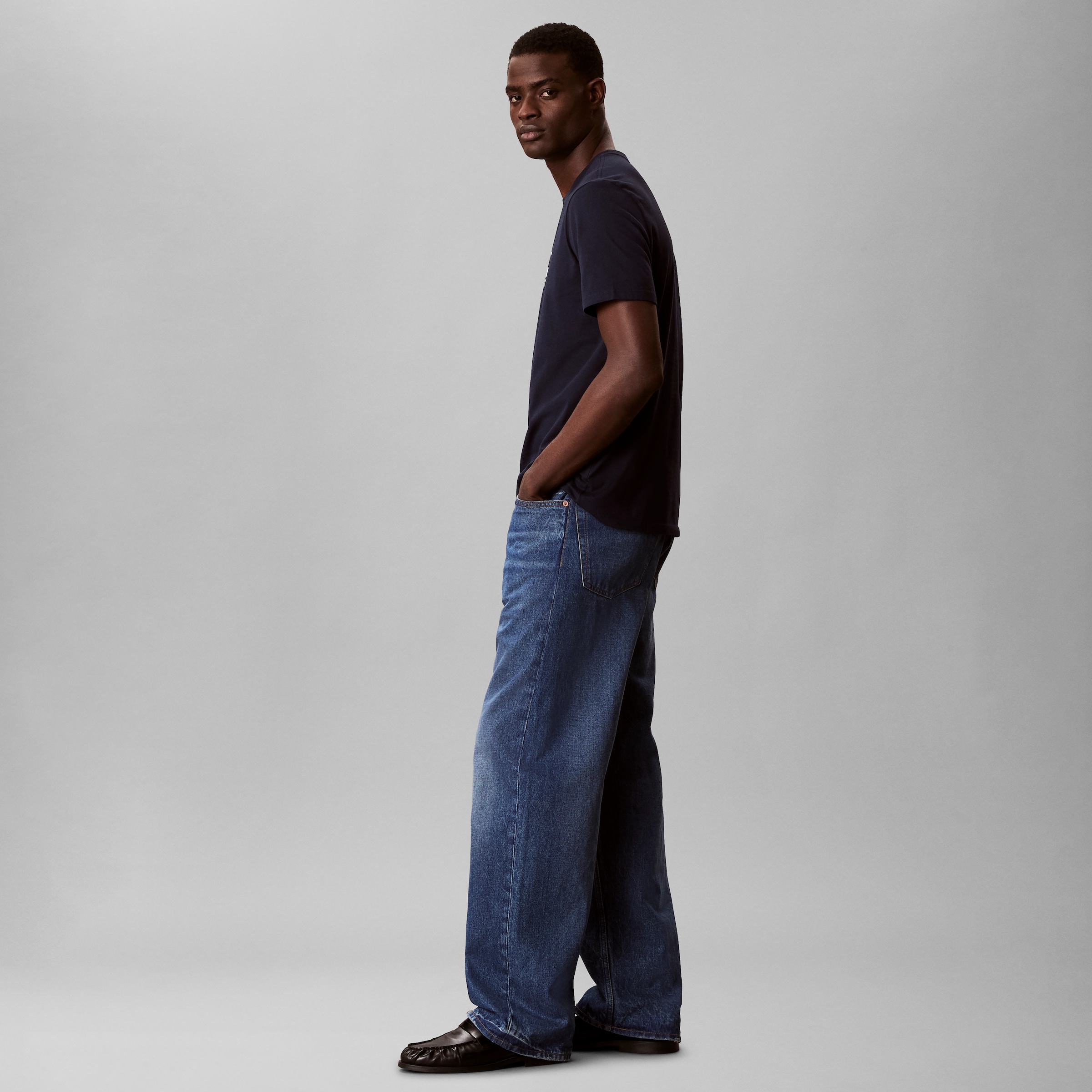 Calvin Klein Jeans T-shirt Rundhalsausschnitt, Regular Fit, Logoschriftzug